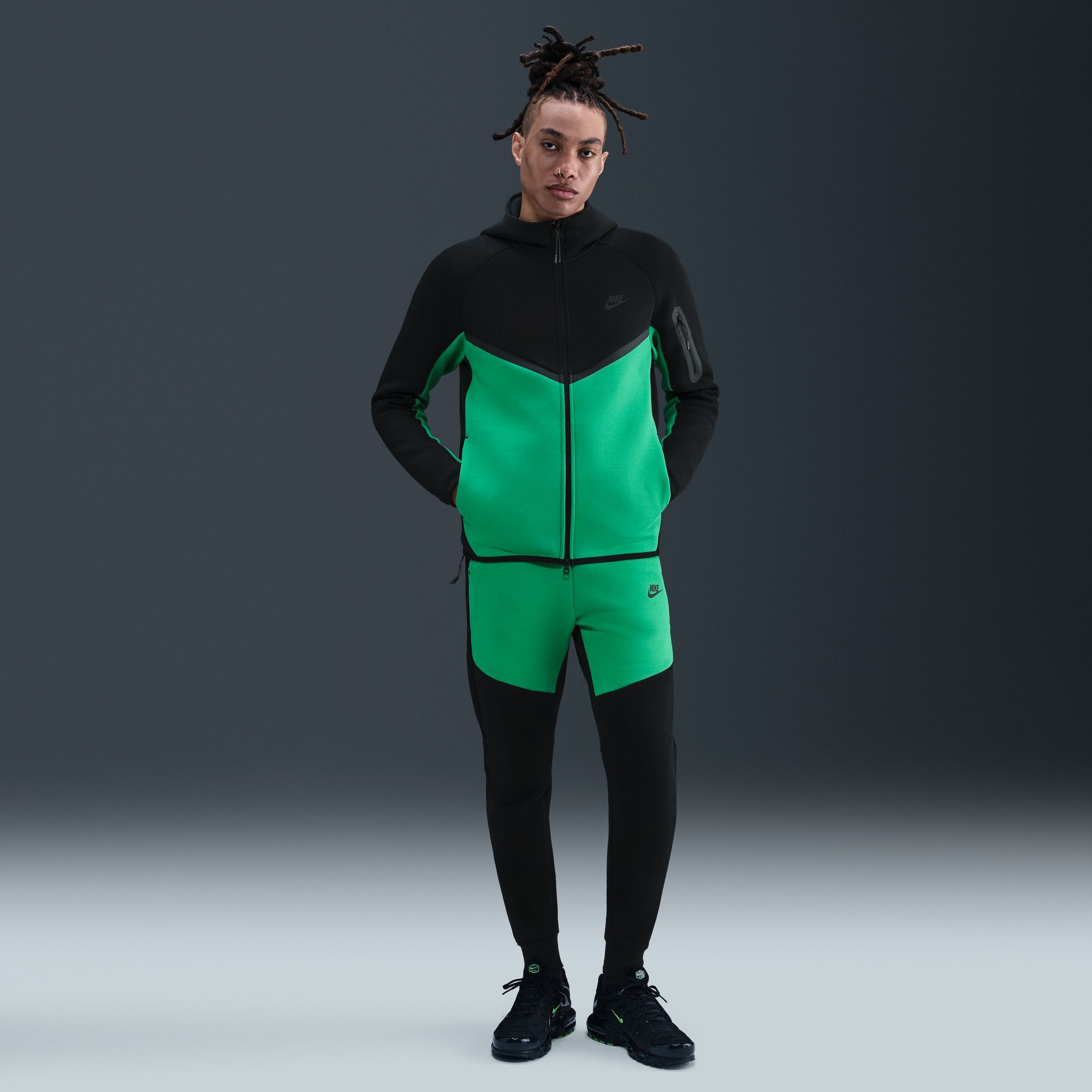 Nike Tech image number 0