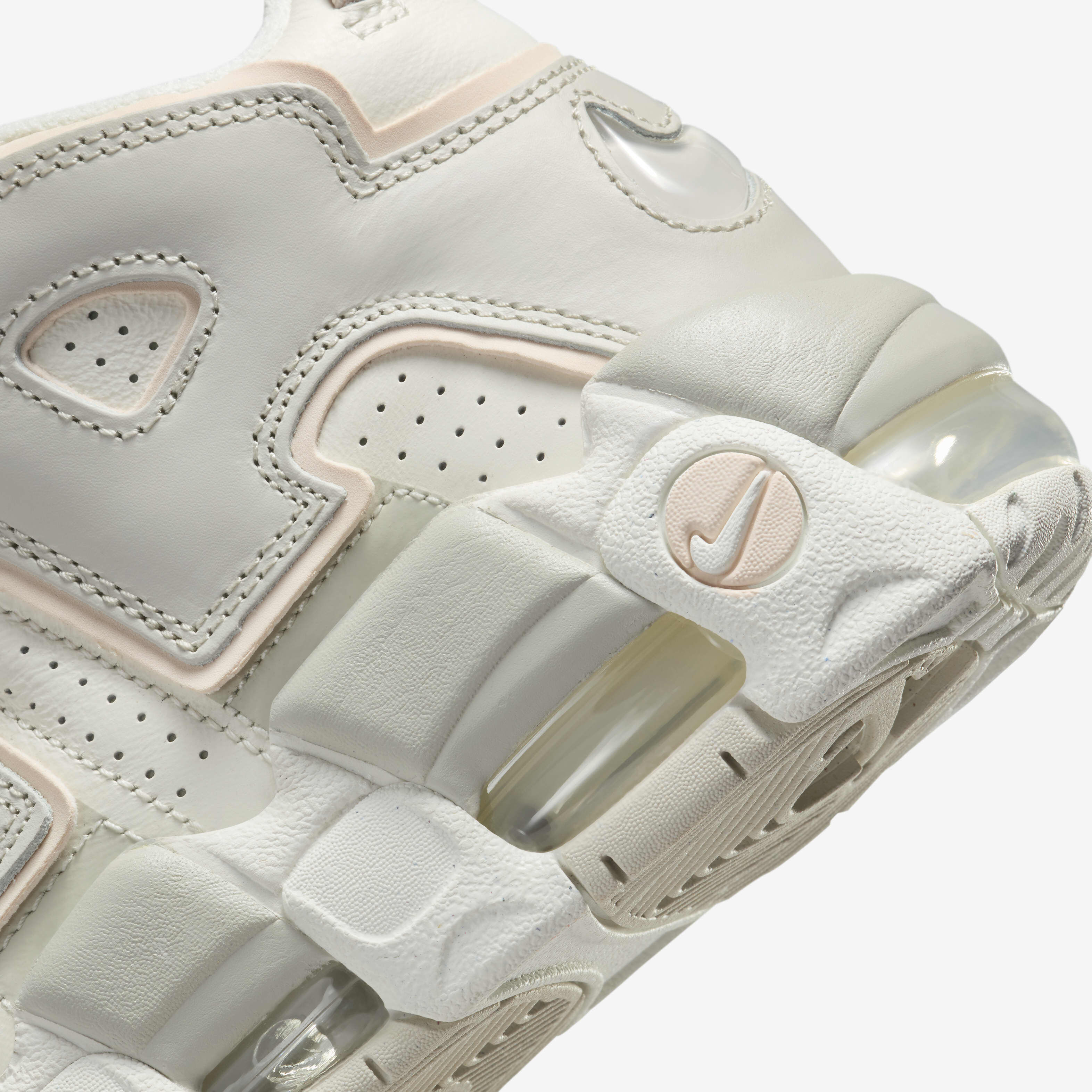 Nike Air More Uptempo image number 7