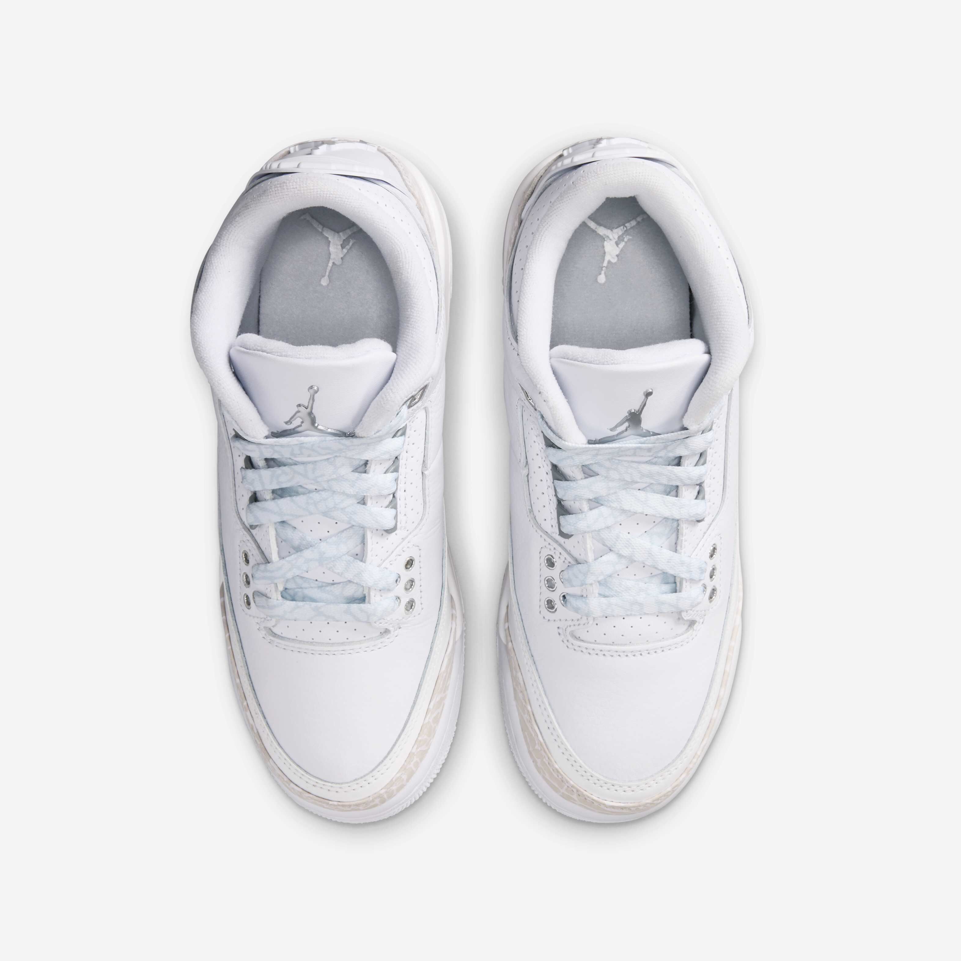 Air Jordan 3 Retro image number 3