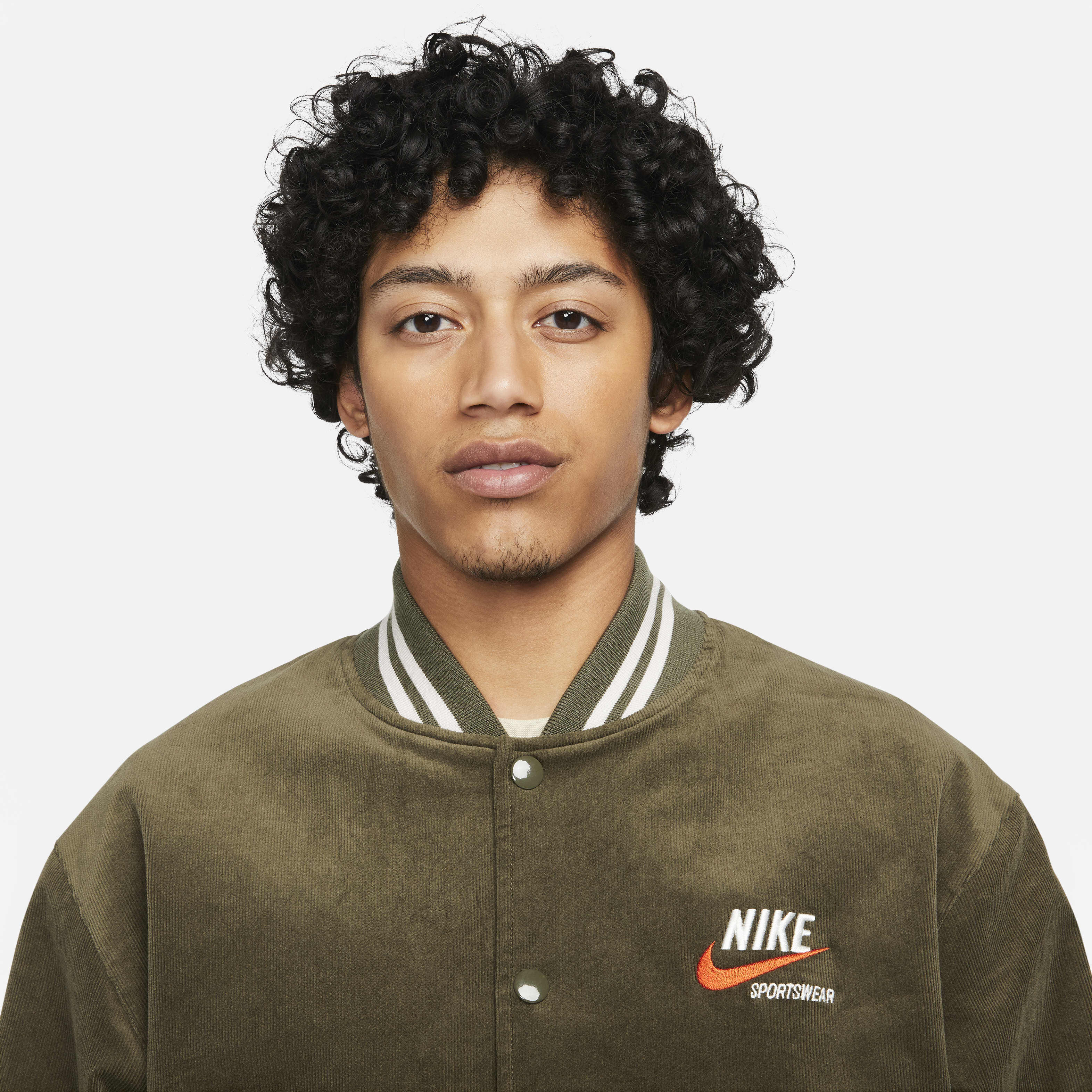 Nike Sportswear Trend image number 2