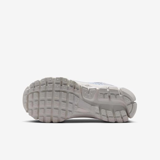 Vomero-Nike, Nike Vomero 5, Older Kids' Shoes with Reflective Design Accents
