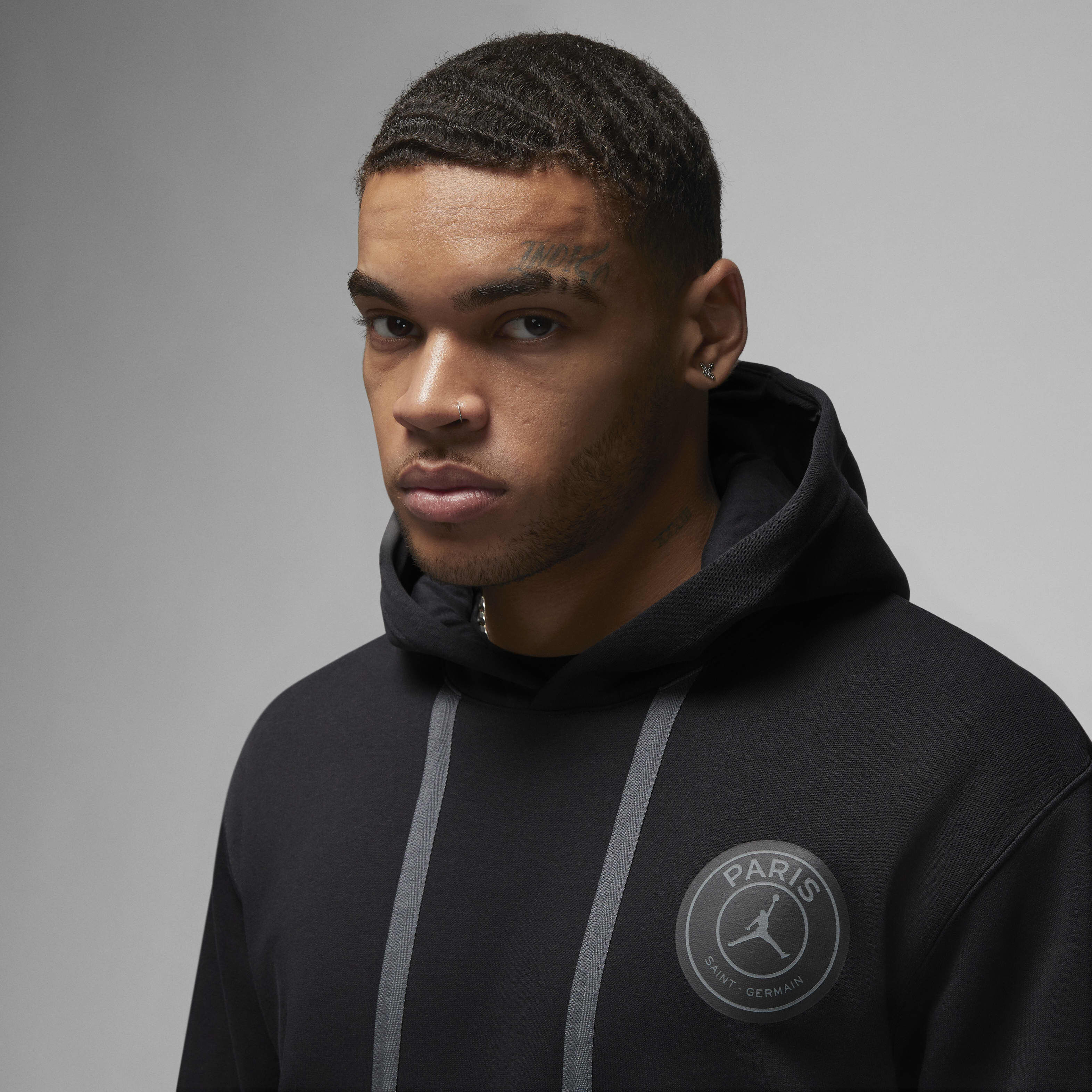 ★NIKE x PSG★FLEECE PULLOVER フーディ★追跡可 Paris Saint-Germain Club Men's Nike Soccer Fleece Pullover