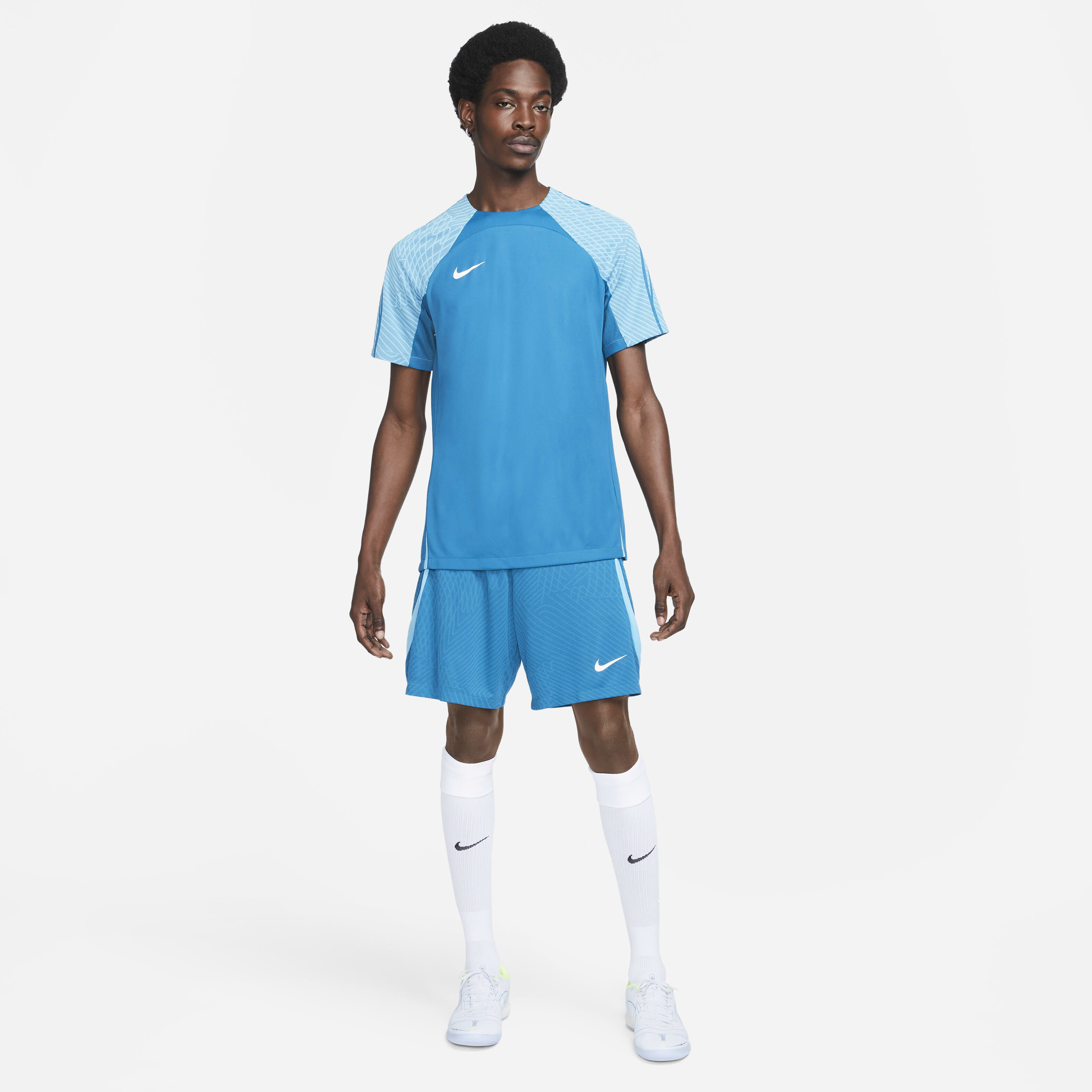 Nike Dri-FIT Strike image number 5