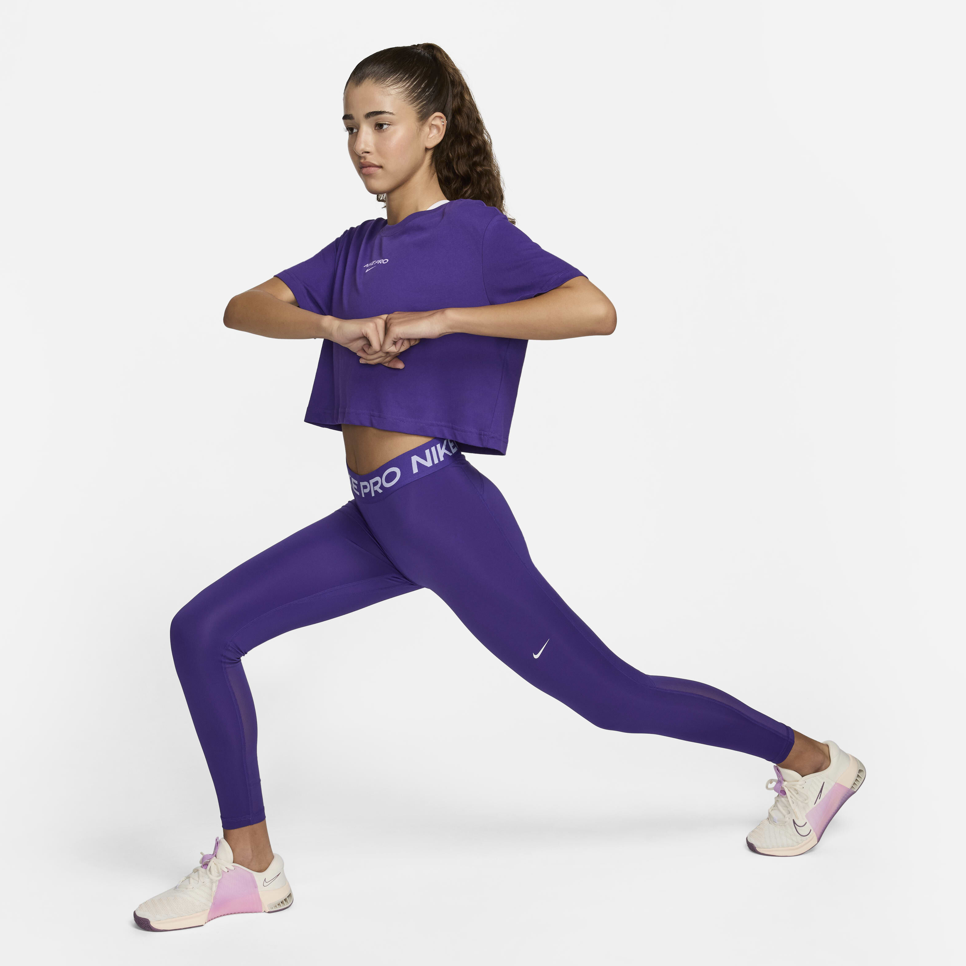 Nike Pro image number 4