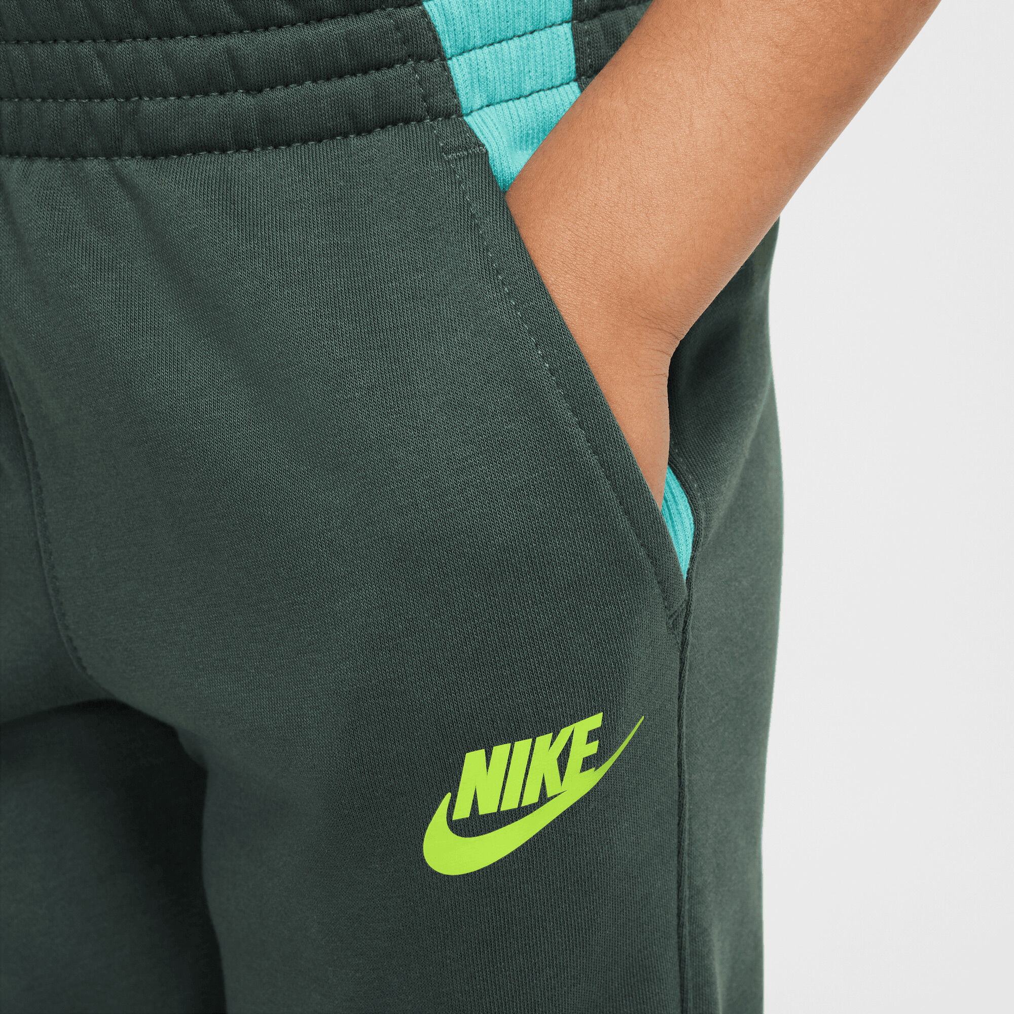 Nike Sportswear "Express Yourself" image number 2