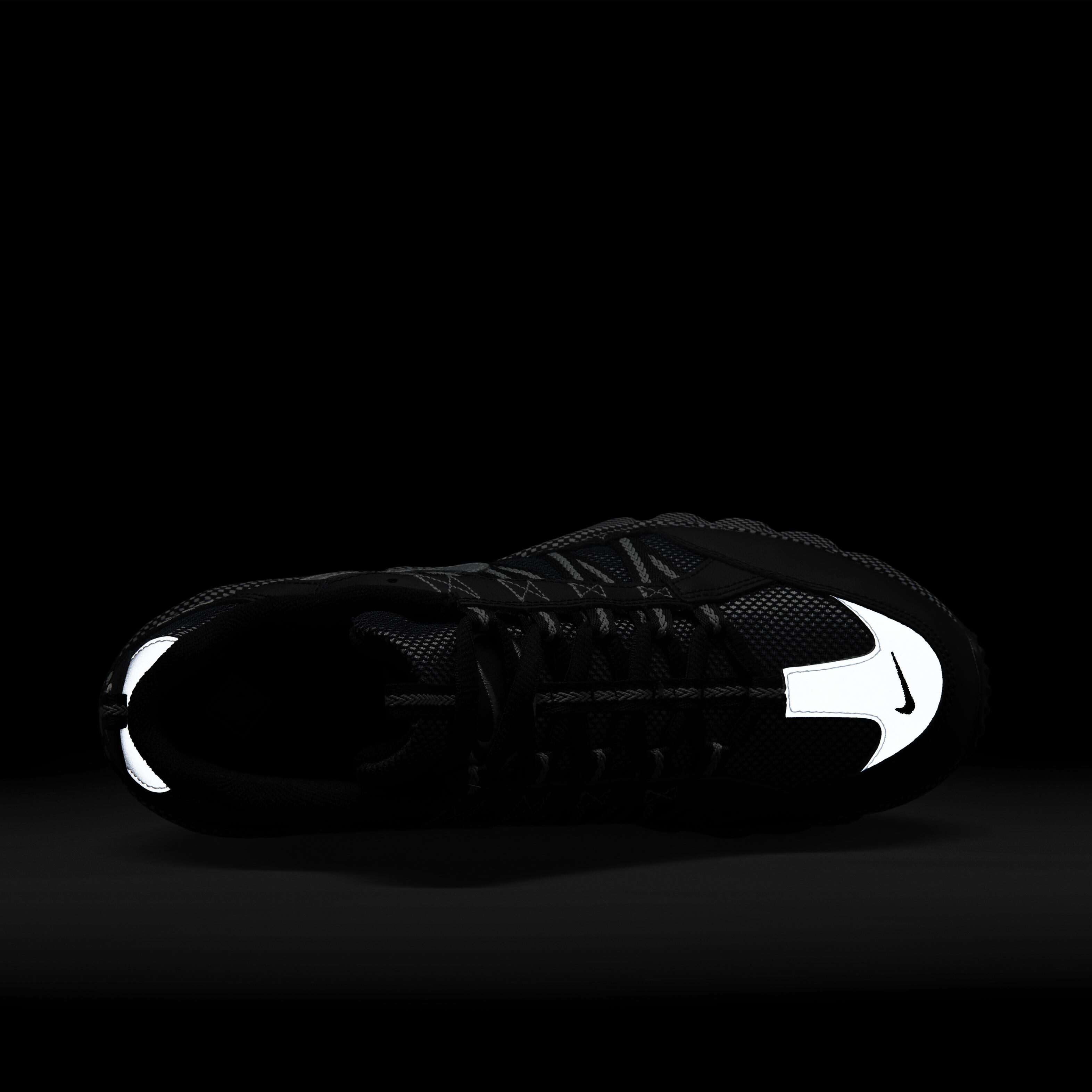 Nike Air Humara image number 8