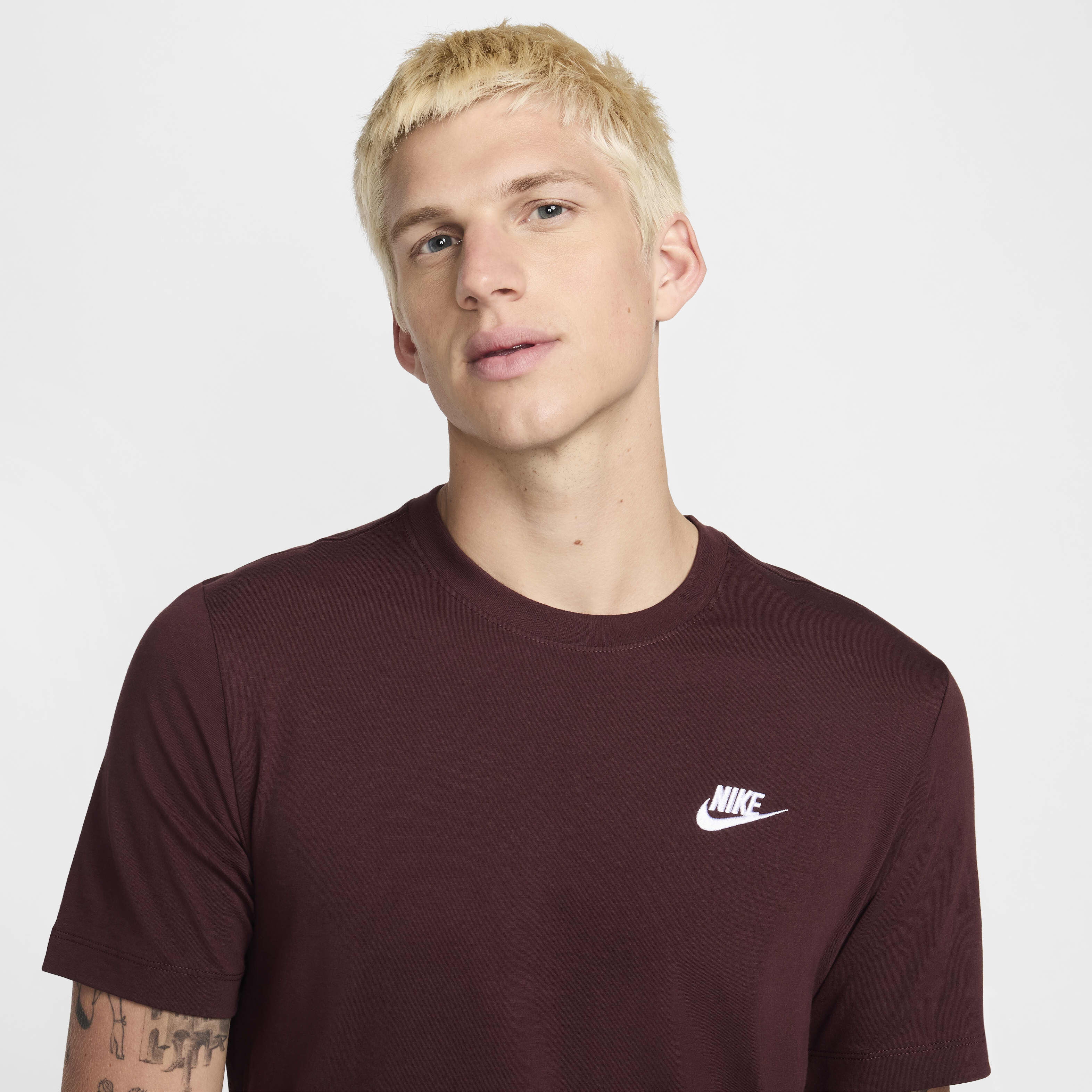 Buy Nike Sportswear Club Men s T Shirt Nike Kuwait Official