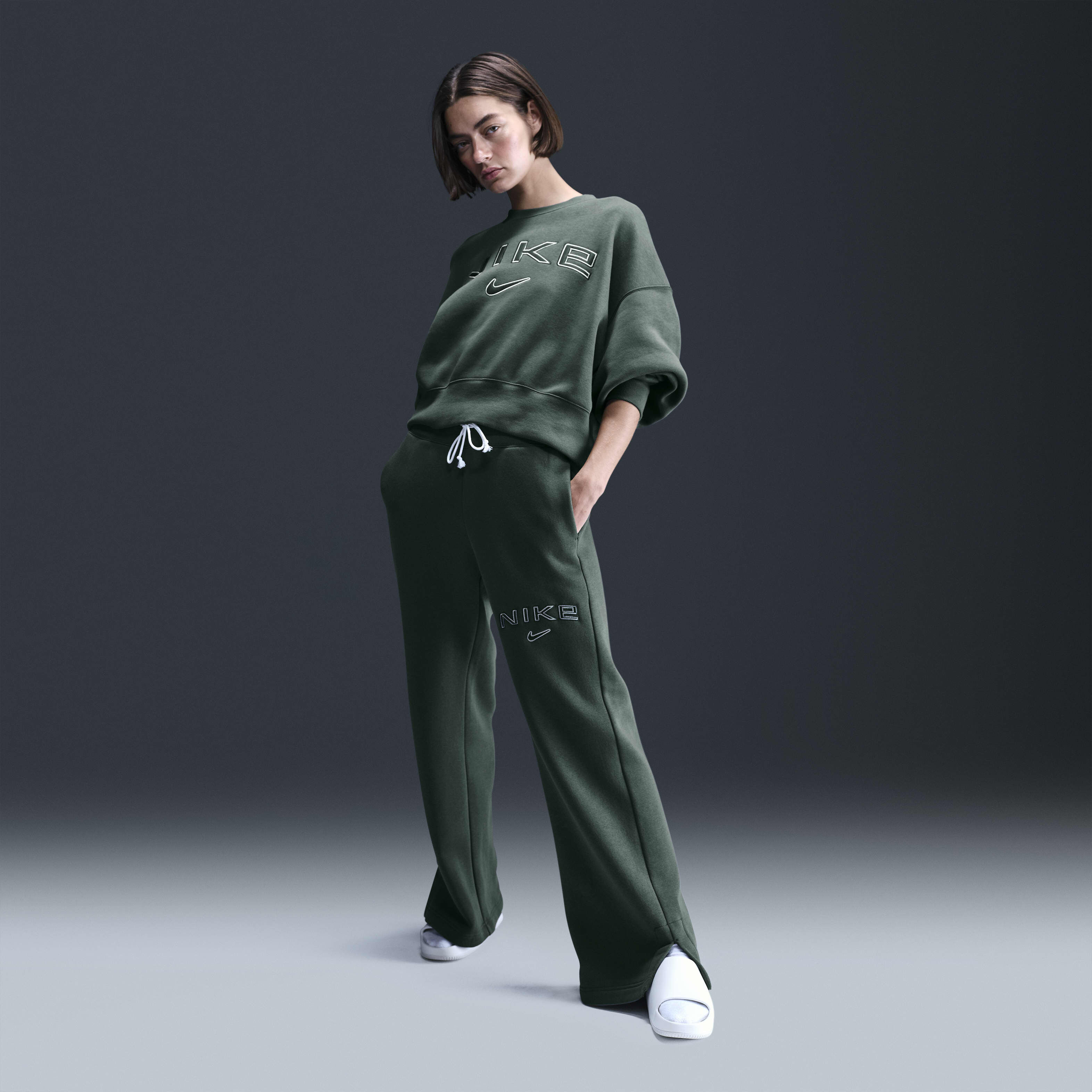 パンツ 90s old NIKE nylon wide pant dark green Vintage 90s Green Embroidered Nike Windbreaker Pants (28x32