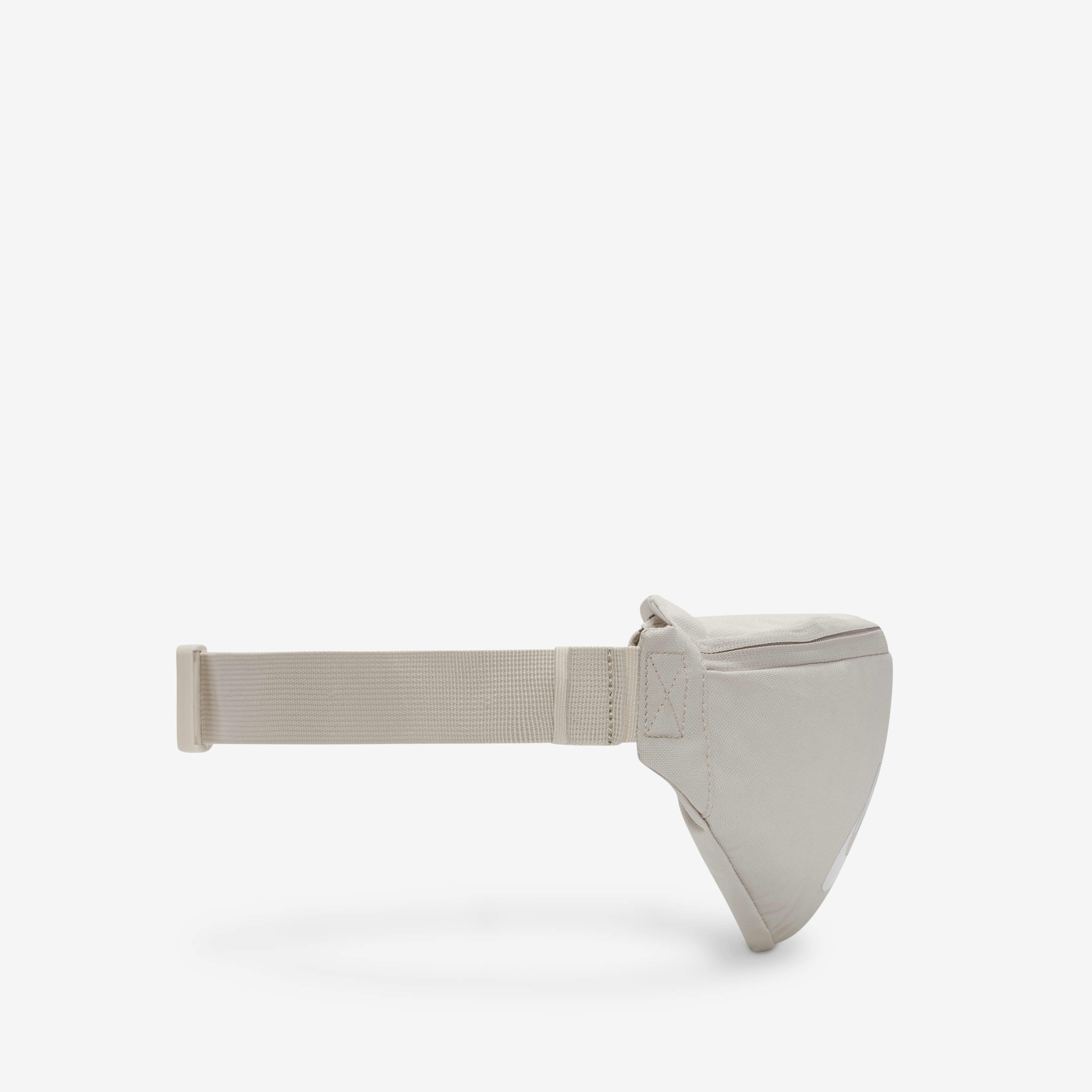 نايكي هيرتج image number 2