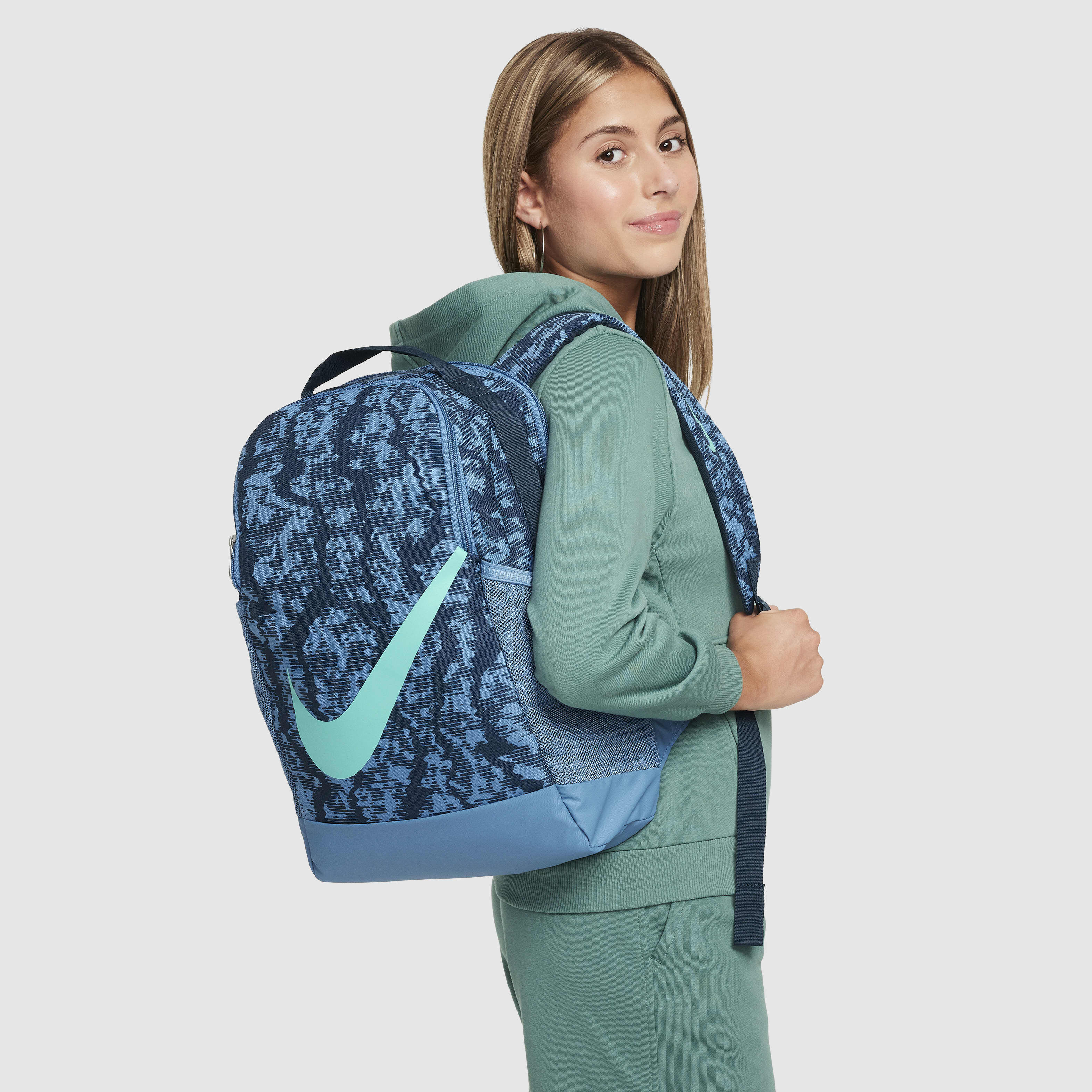 Nike brasilia backpack price store