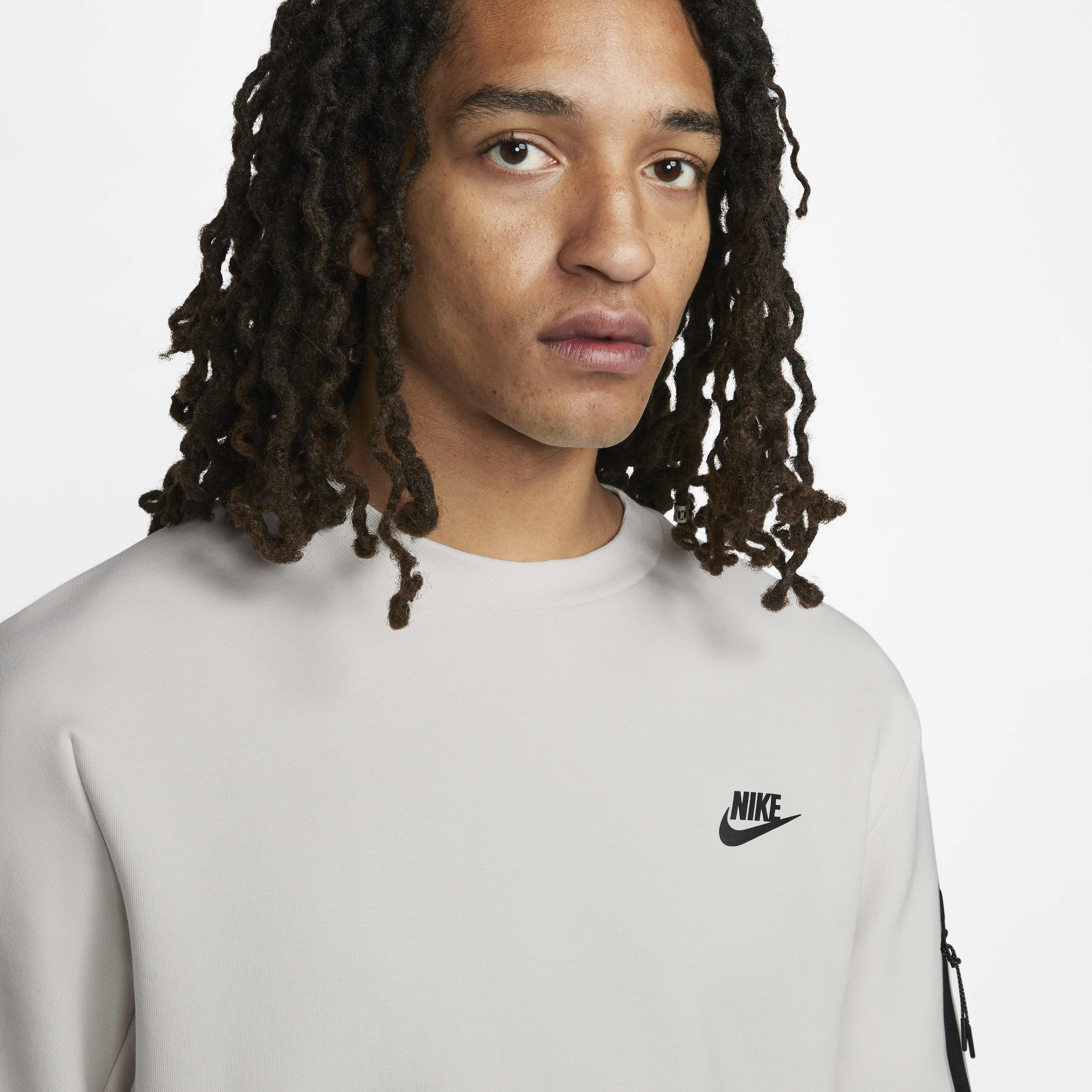 Nike Sportswear Tech Fleece image number 2