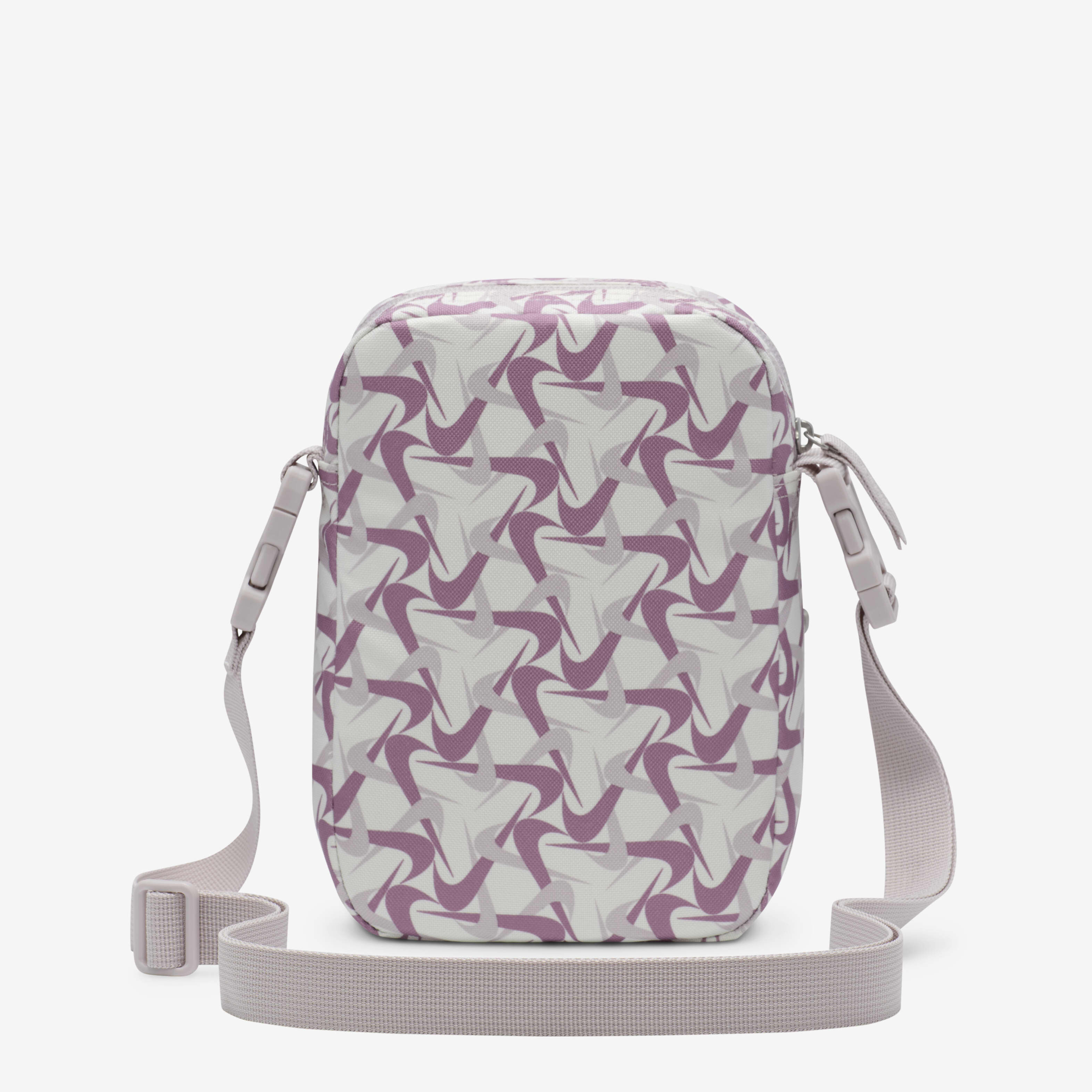 نايكي هيرتج image number 3