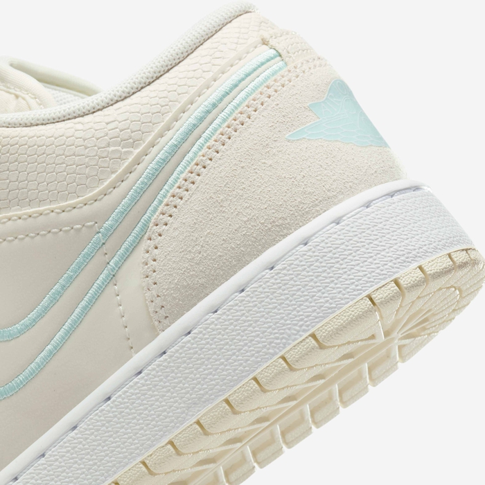 Air Jordan 1 Low SE image number 7 Air Jordan 1 Low SE image number 7