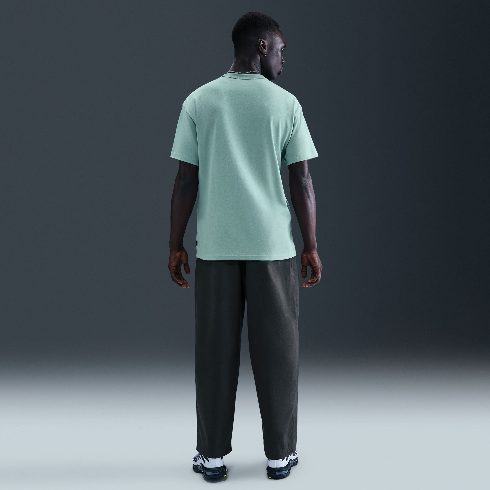Nike Sportswear Premium Essentials image number 2