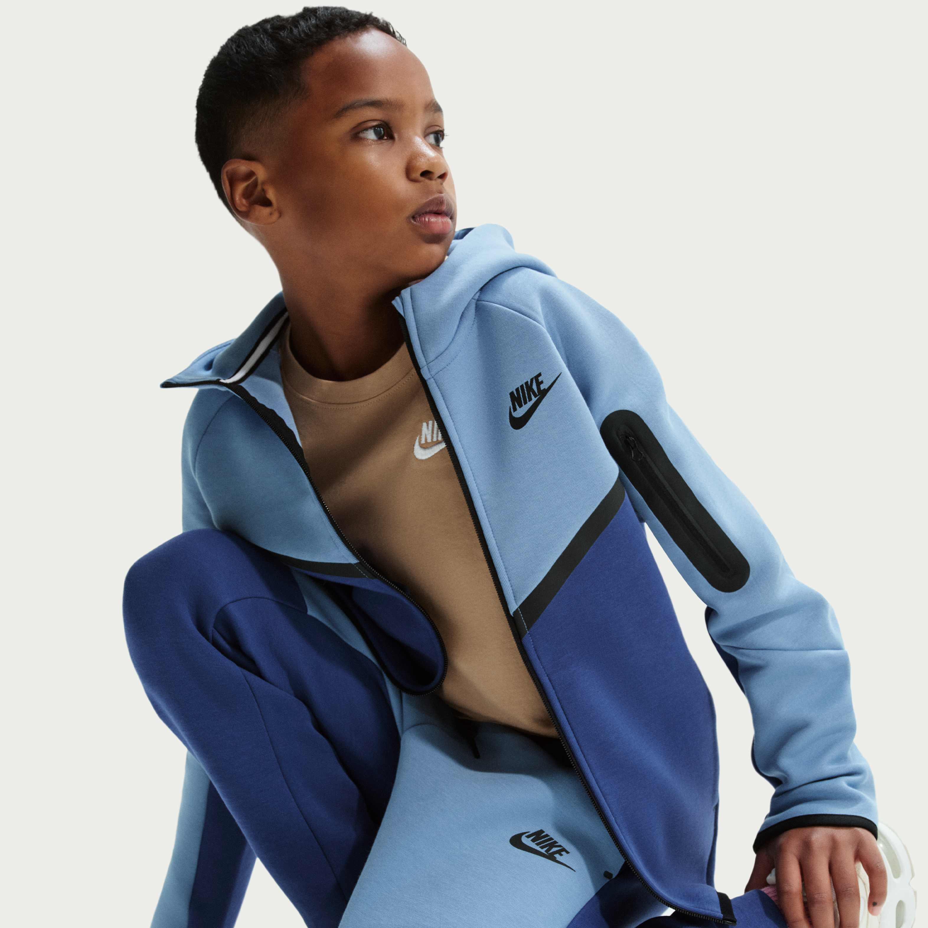 نايكي سبورتسوير تك فليس image number 3