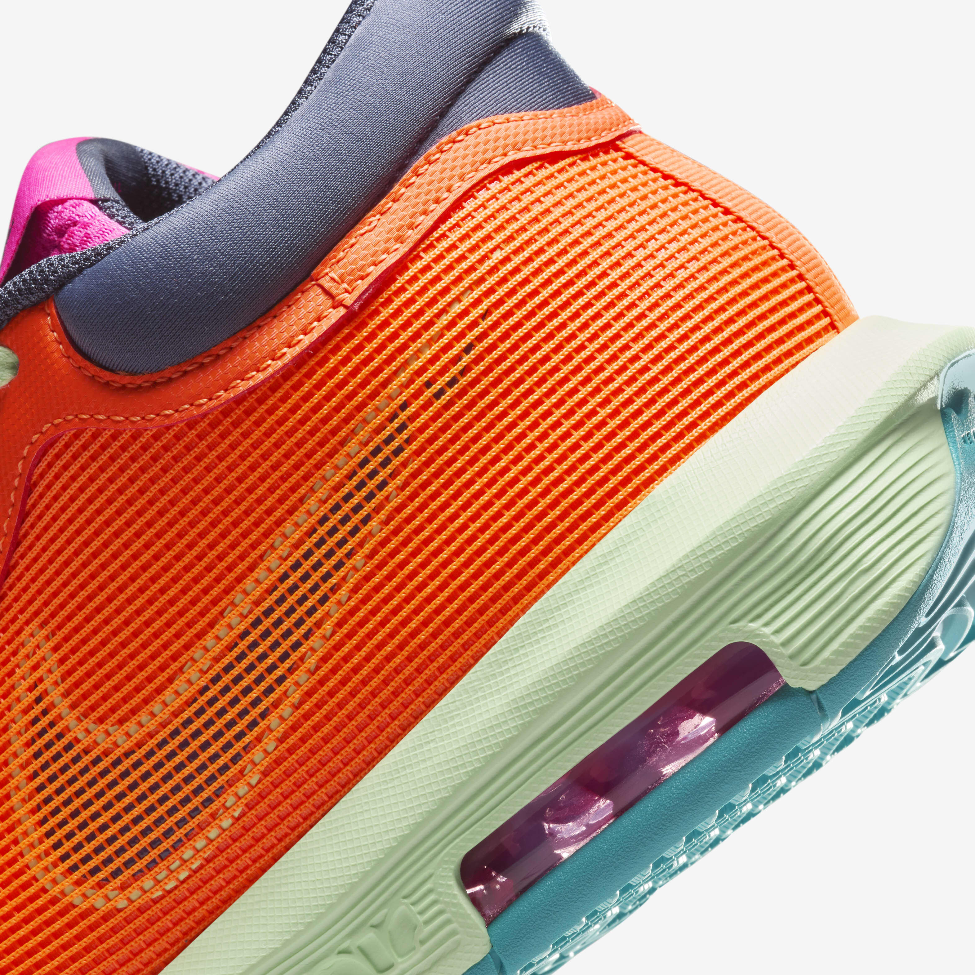 ليبرون ويتنس 8 image number 7