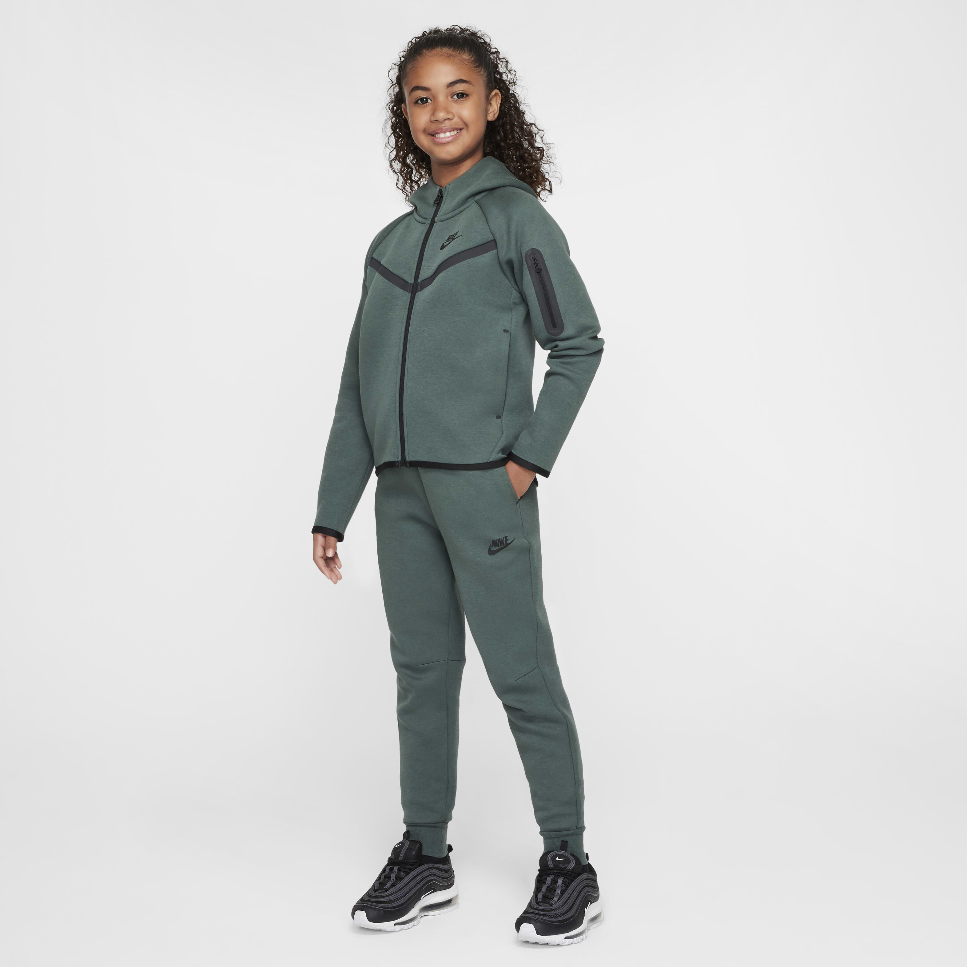 Nike Sportswear Tech Fleece image number 6