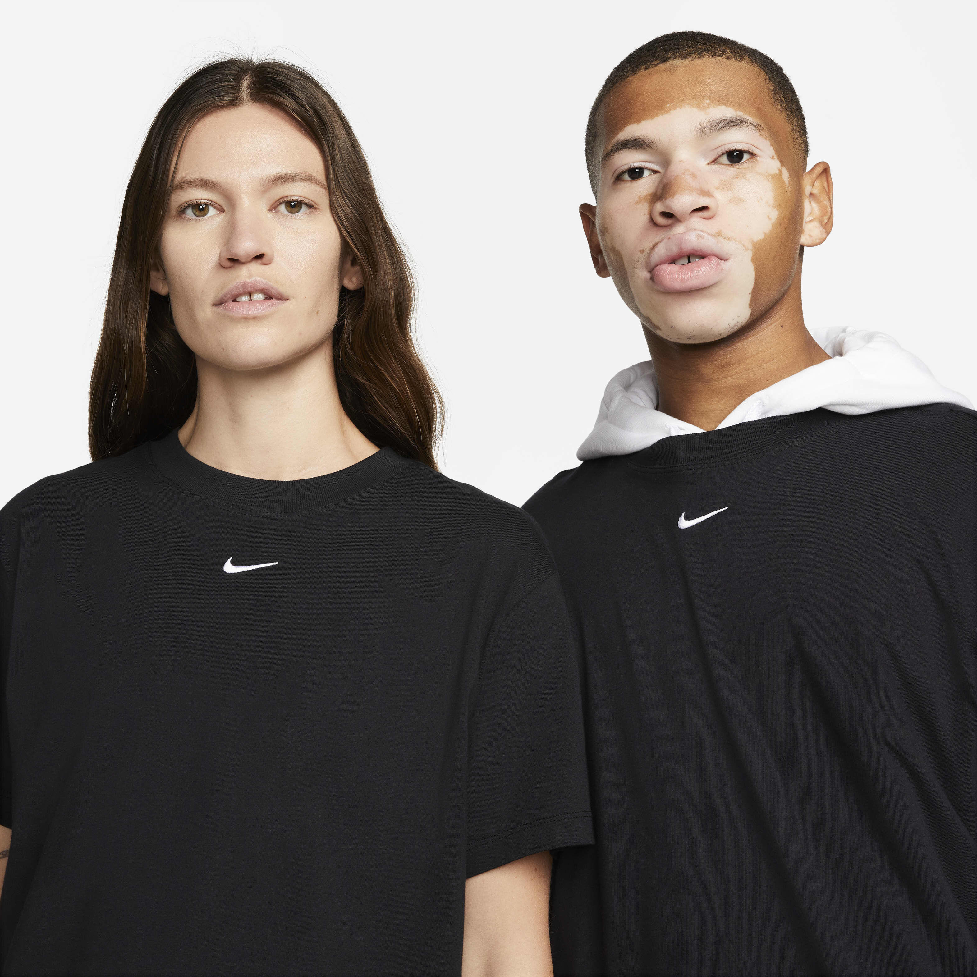 Nike Sportswear Essentials image number 2