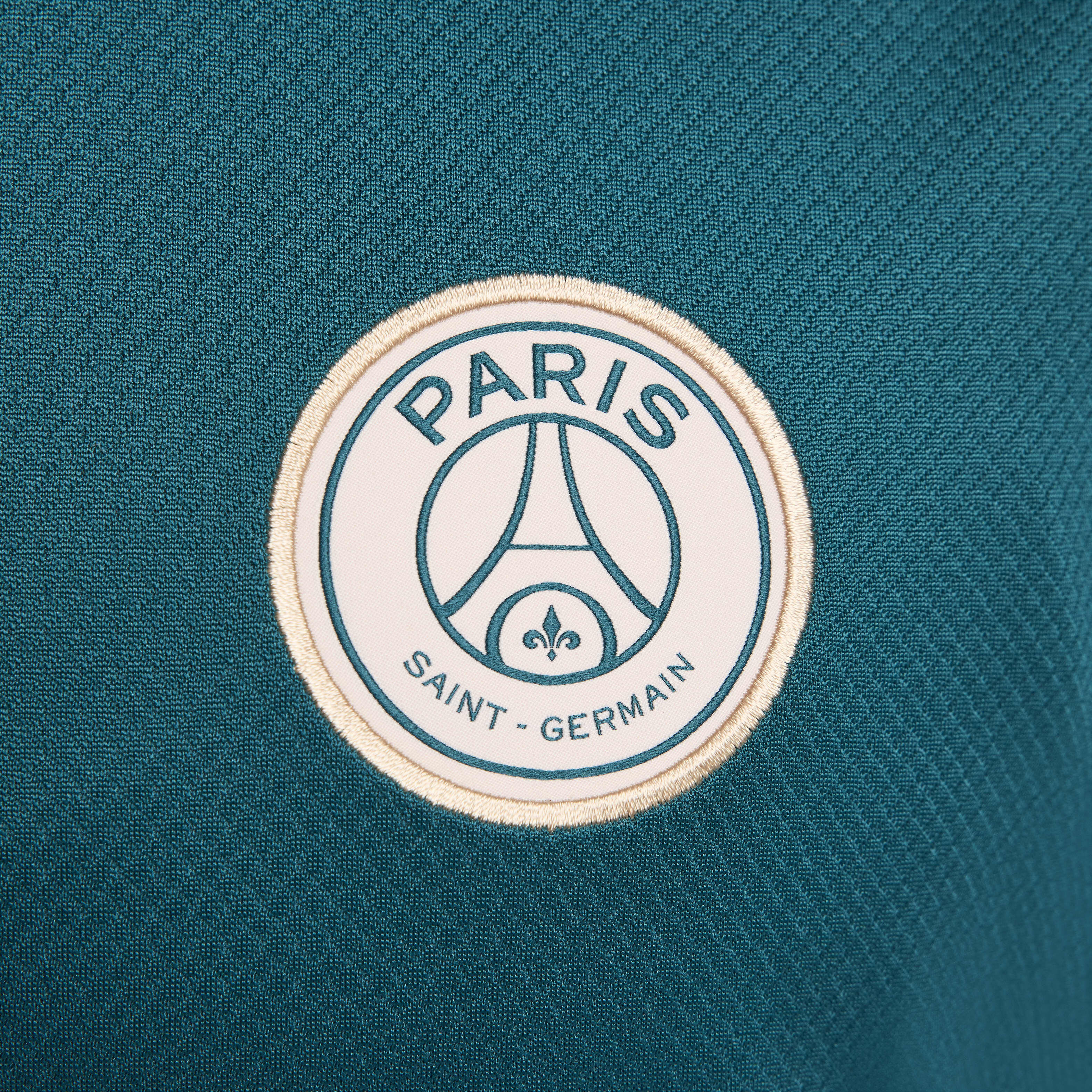 Paris Saint-Germain Strike image number 3