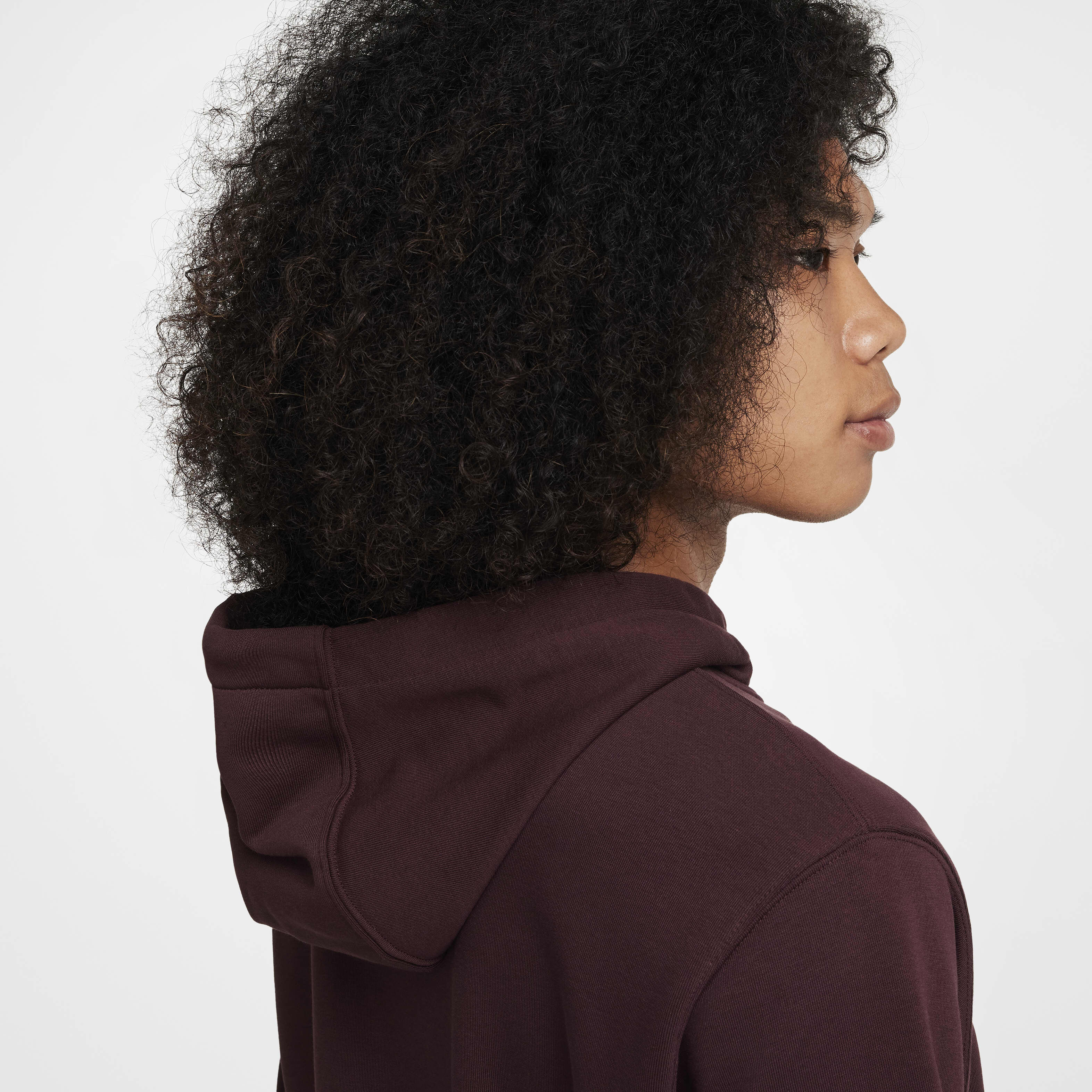 نايكي سووش image number 5