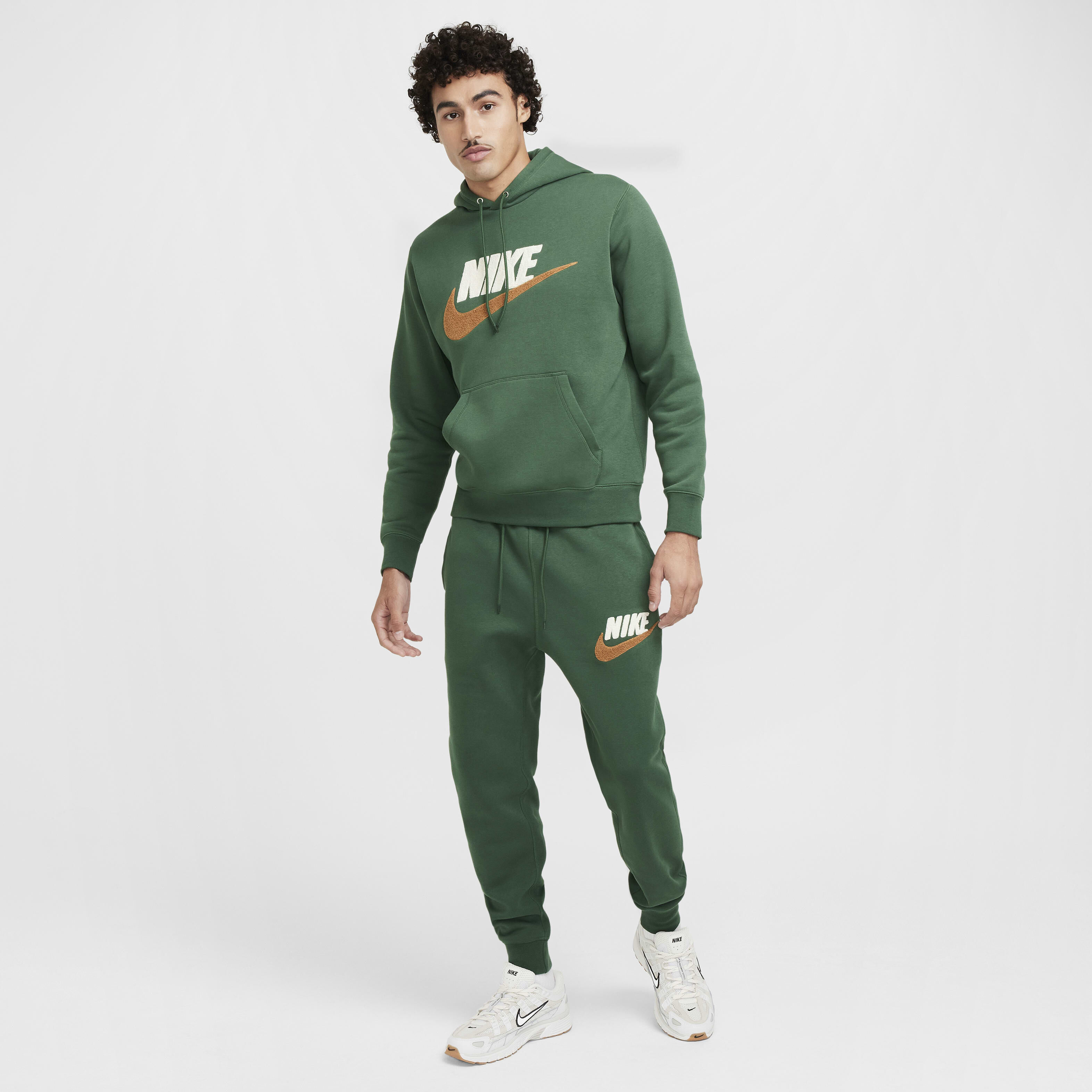 Nike Club Fleece image number 6