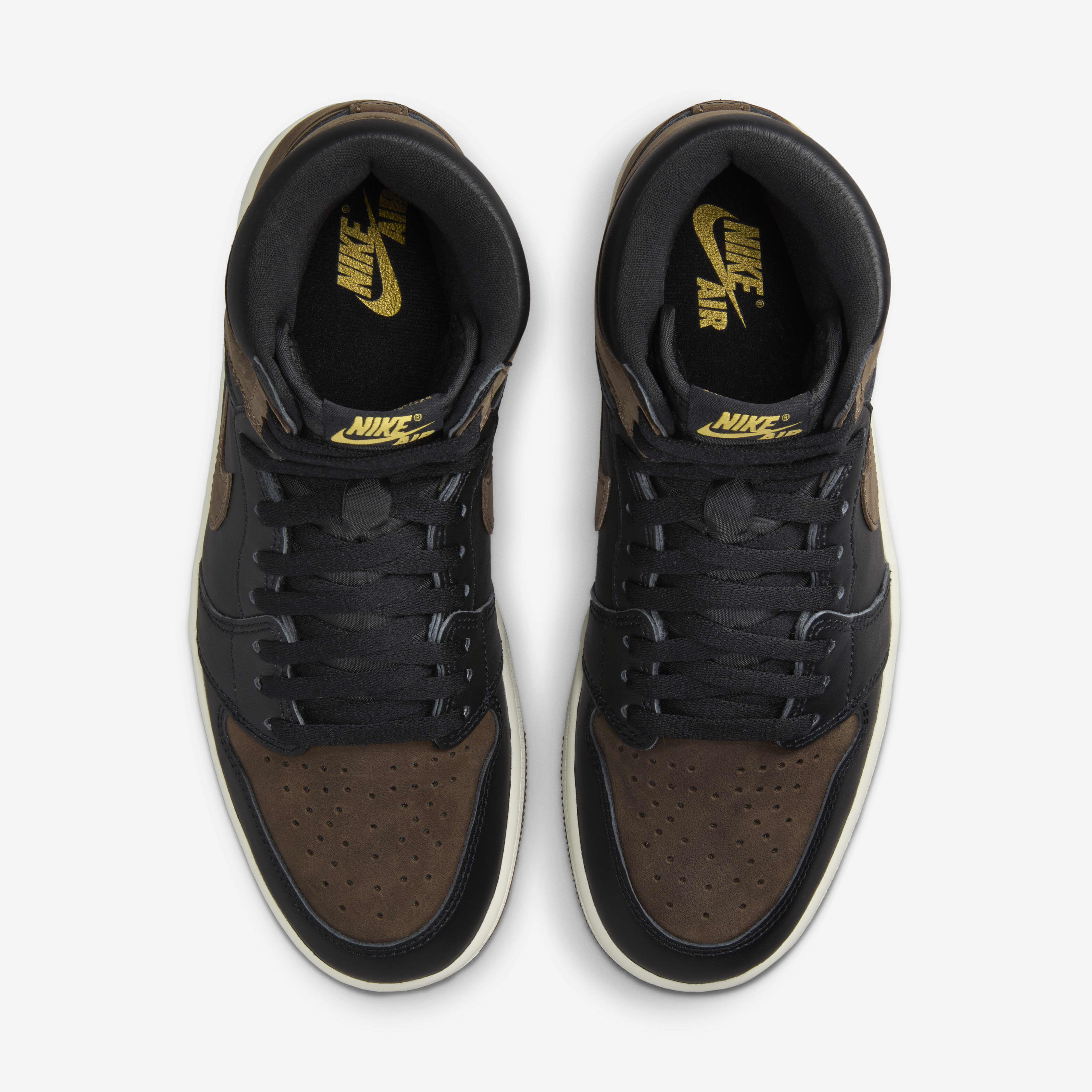 Air Jordan 1 Retro High OG image number 3
