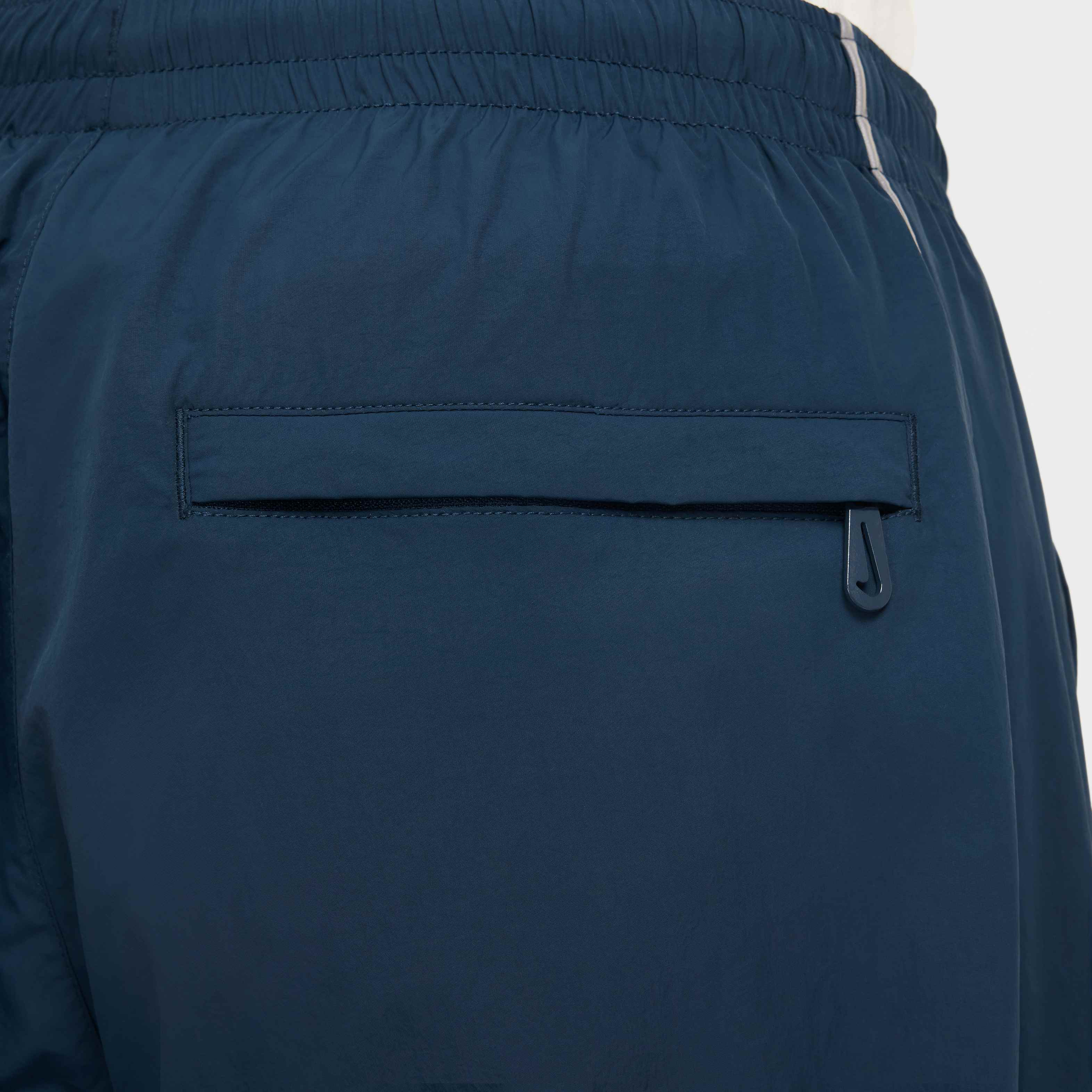 Nike Solo Swoosh image number 5