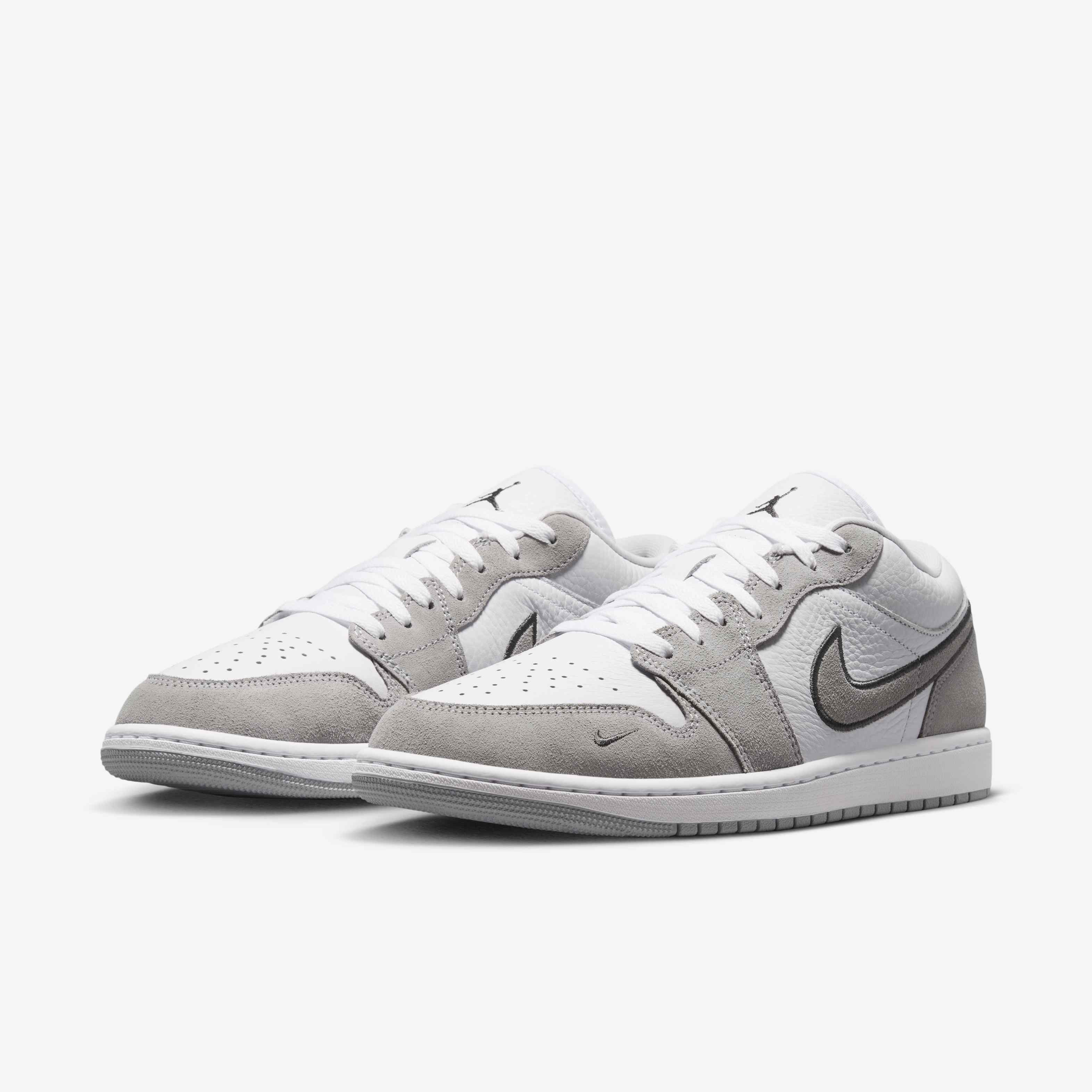 Air Jordan 1 Low SE image number 4