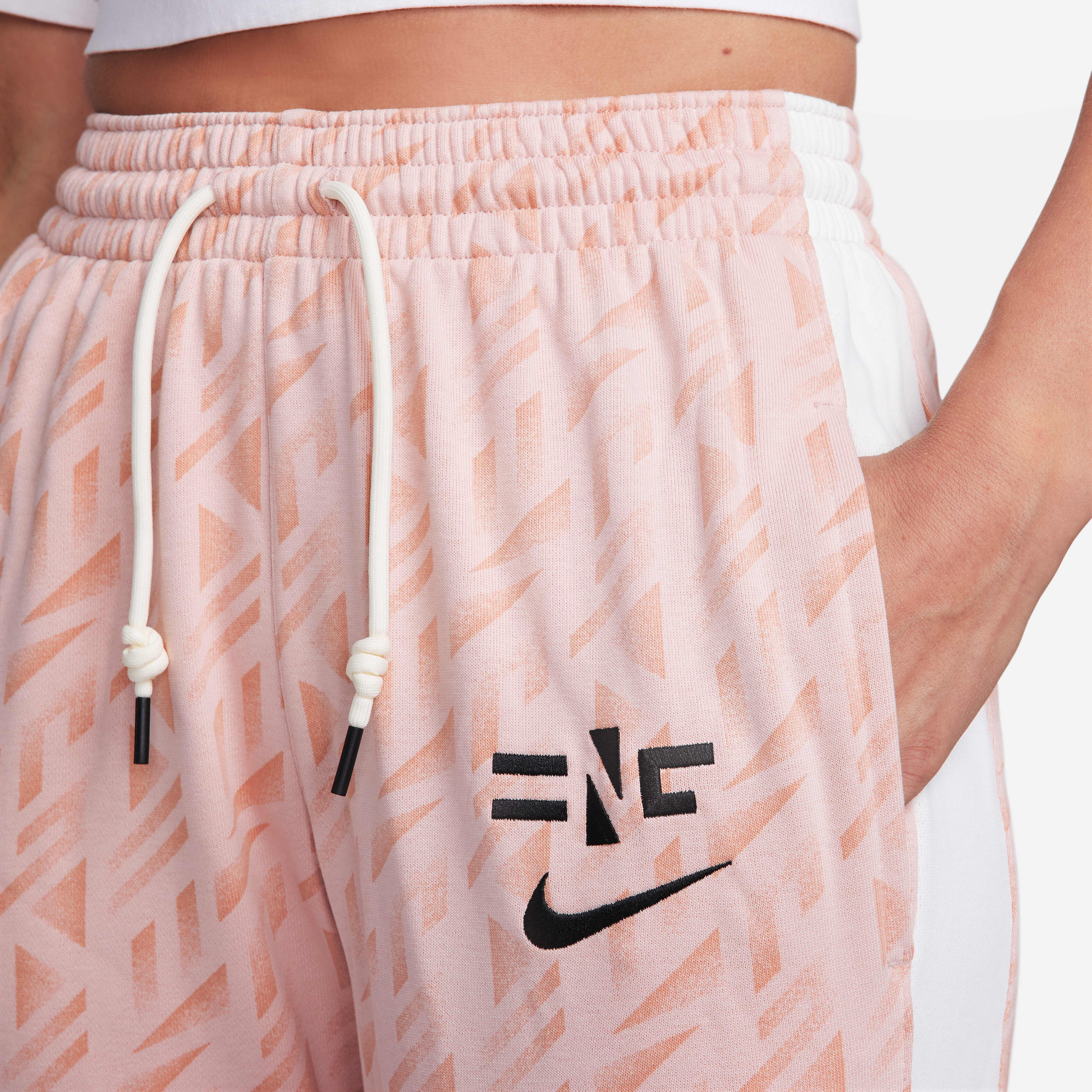 إنجلترا ستاندرد اشيو image number 2