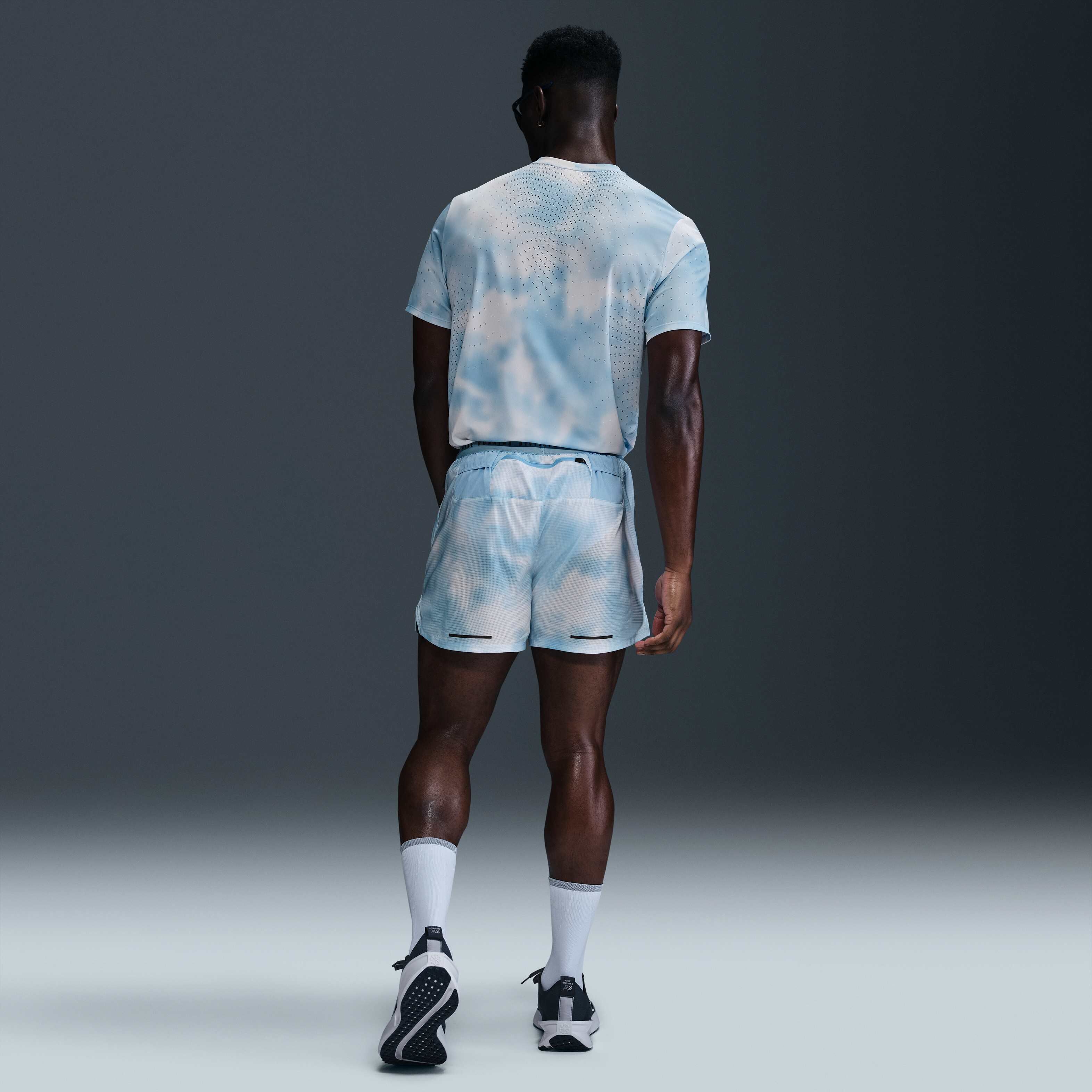 Nike Running Division Breathe image number 3