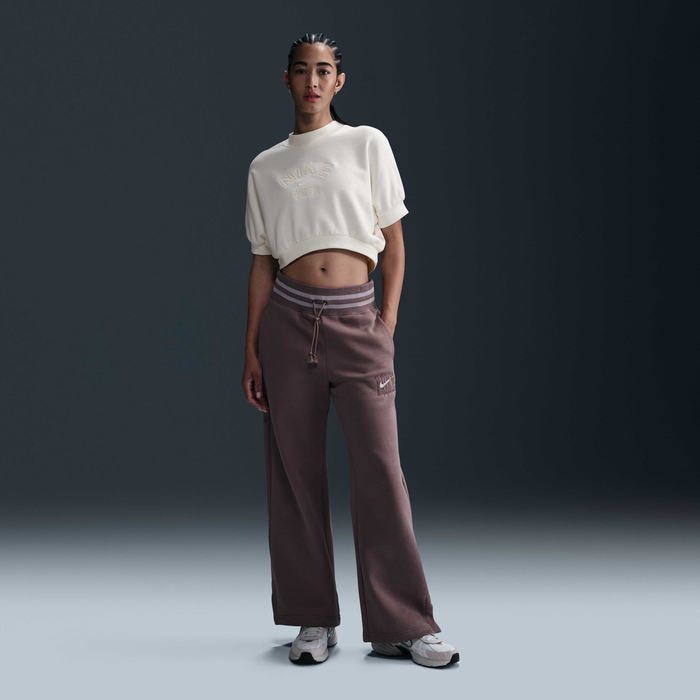 Nike Sportswear Collection image number 3 Nike Sportswear Collection image number 3