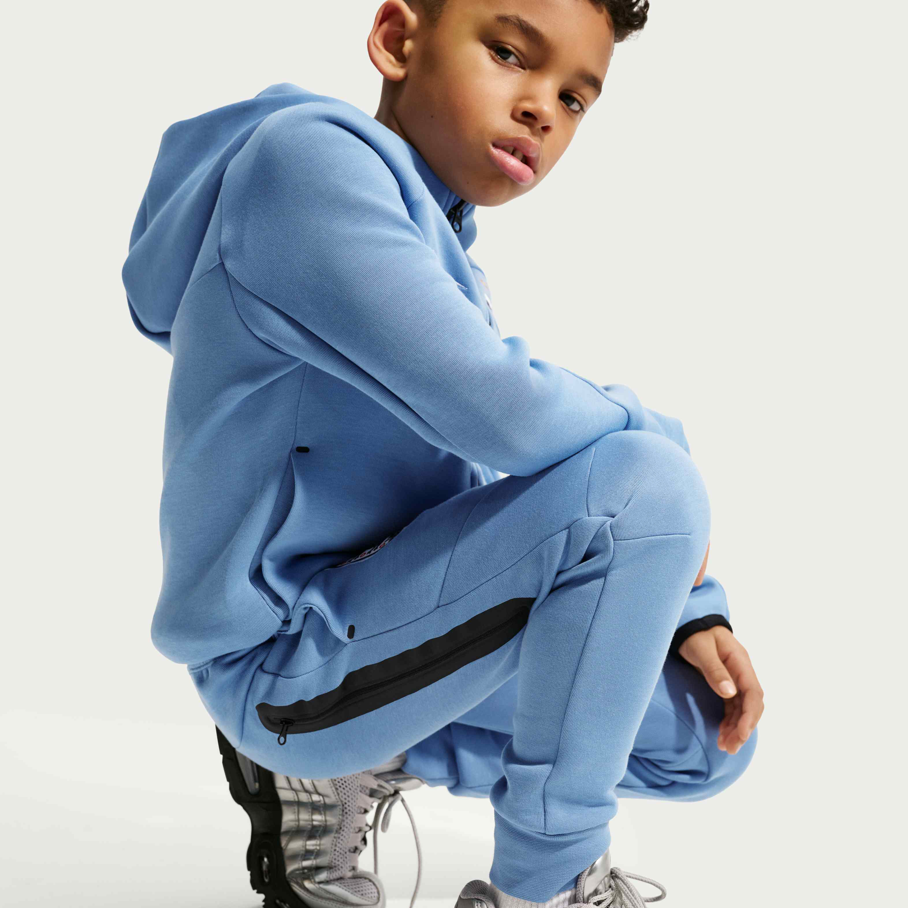 إنجلترا تك فليس image number 3