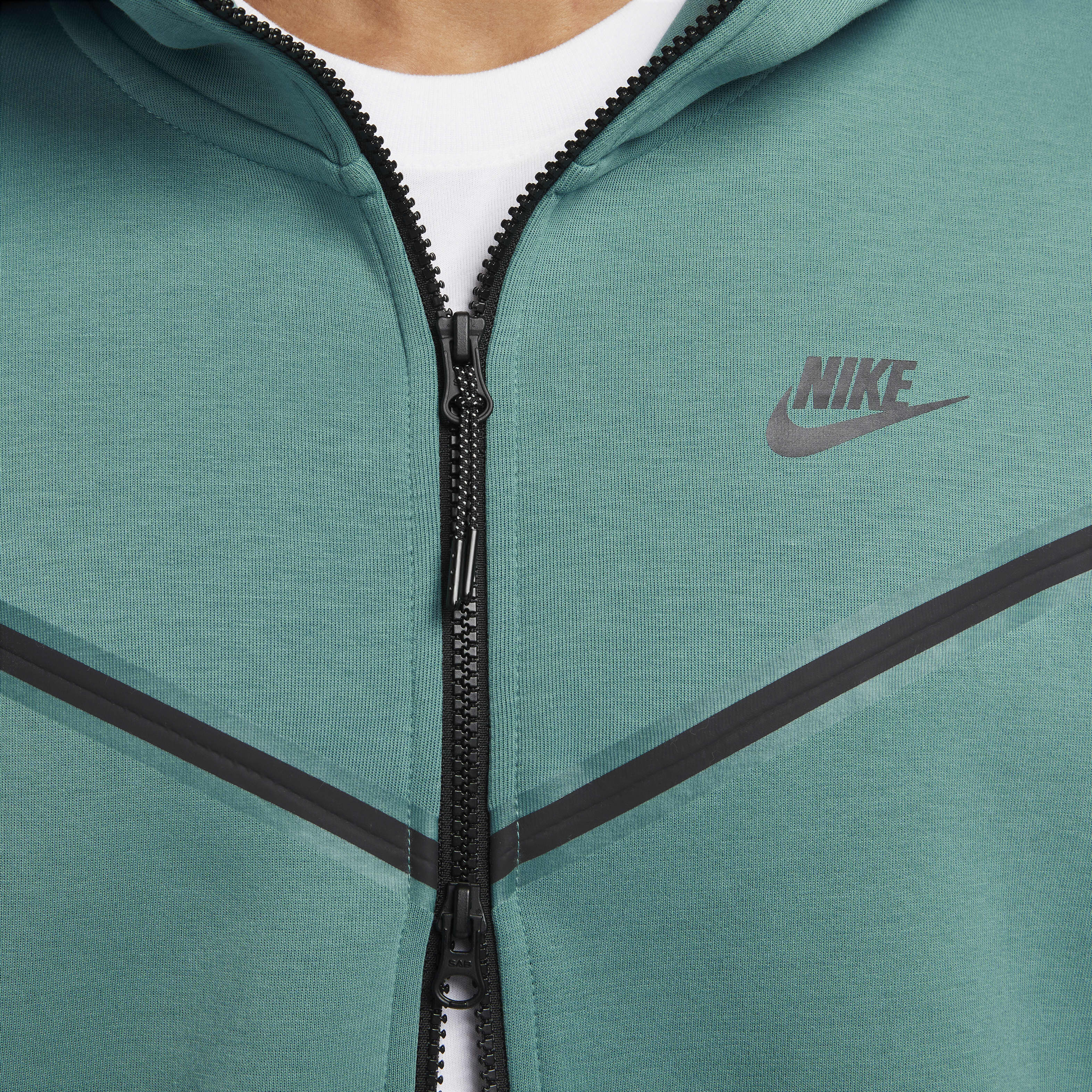 Nike Sportswear Tech Fleece image number 3
