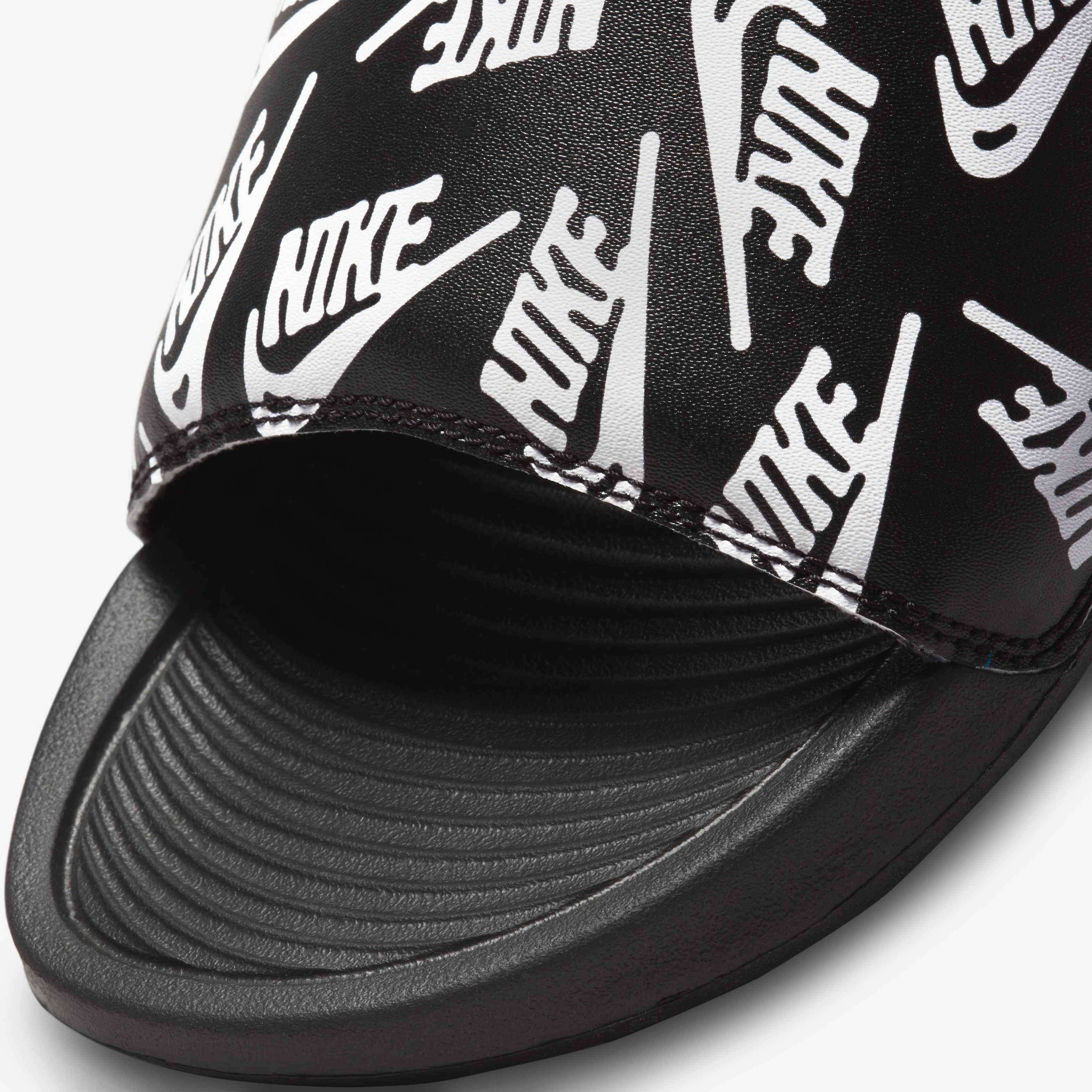 Nike Victori One image number 5