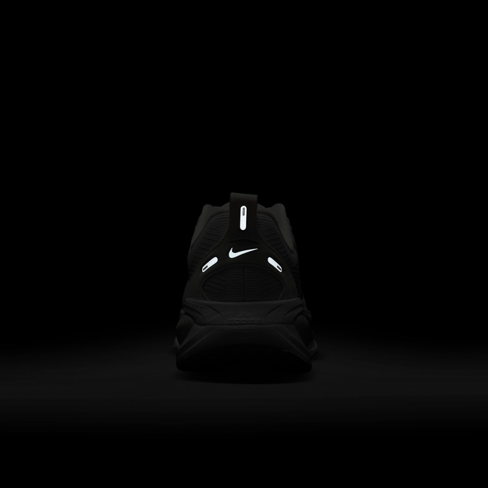 Nike Vomero 18 image number 8 Nike Vomero 18 image number 8