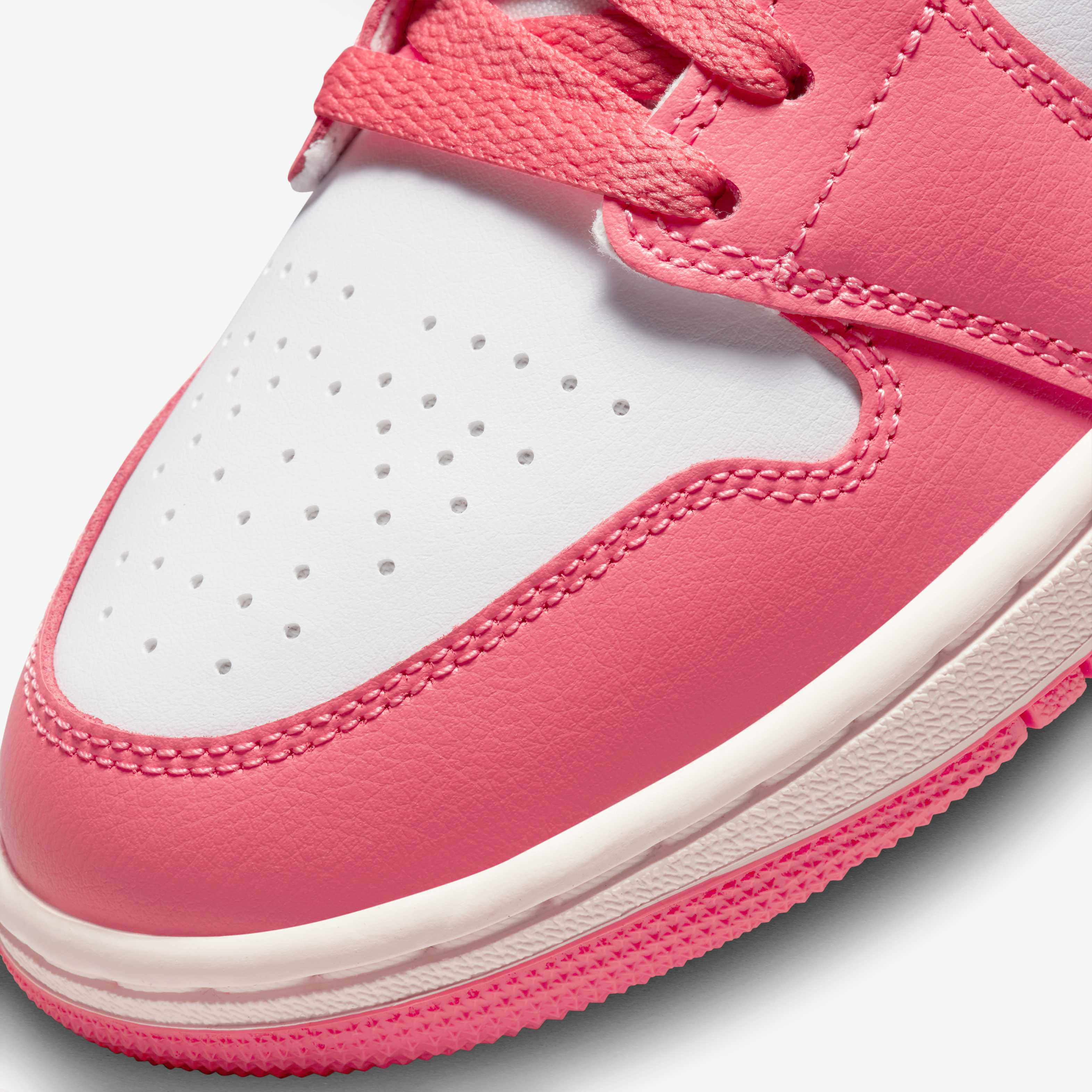 Air Jordan 1 Mid image number 6