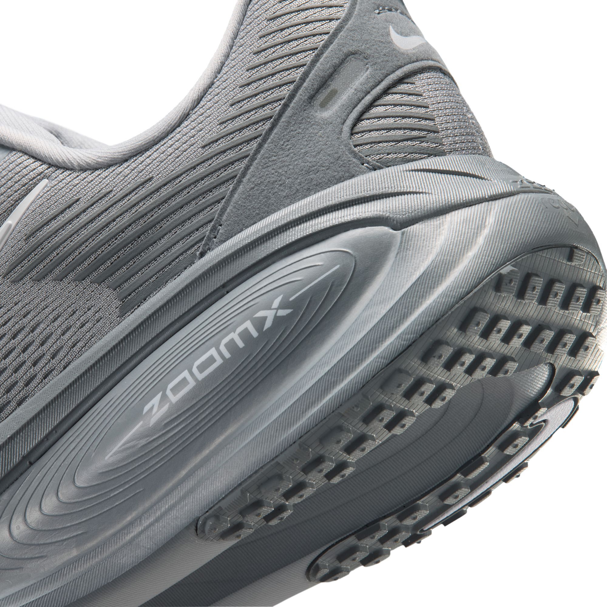 Nike Vomero 18 image number 10