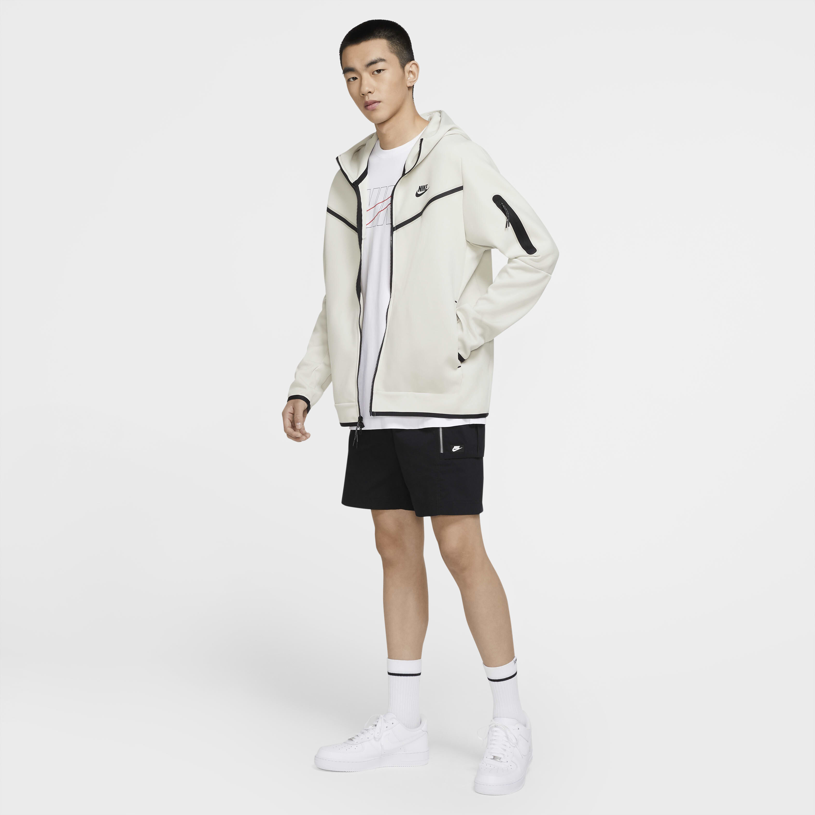 Nike Sportswear Tech Fleece image number 6