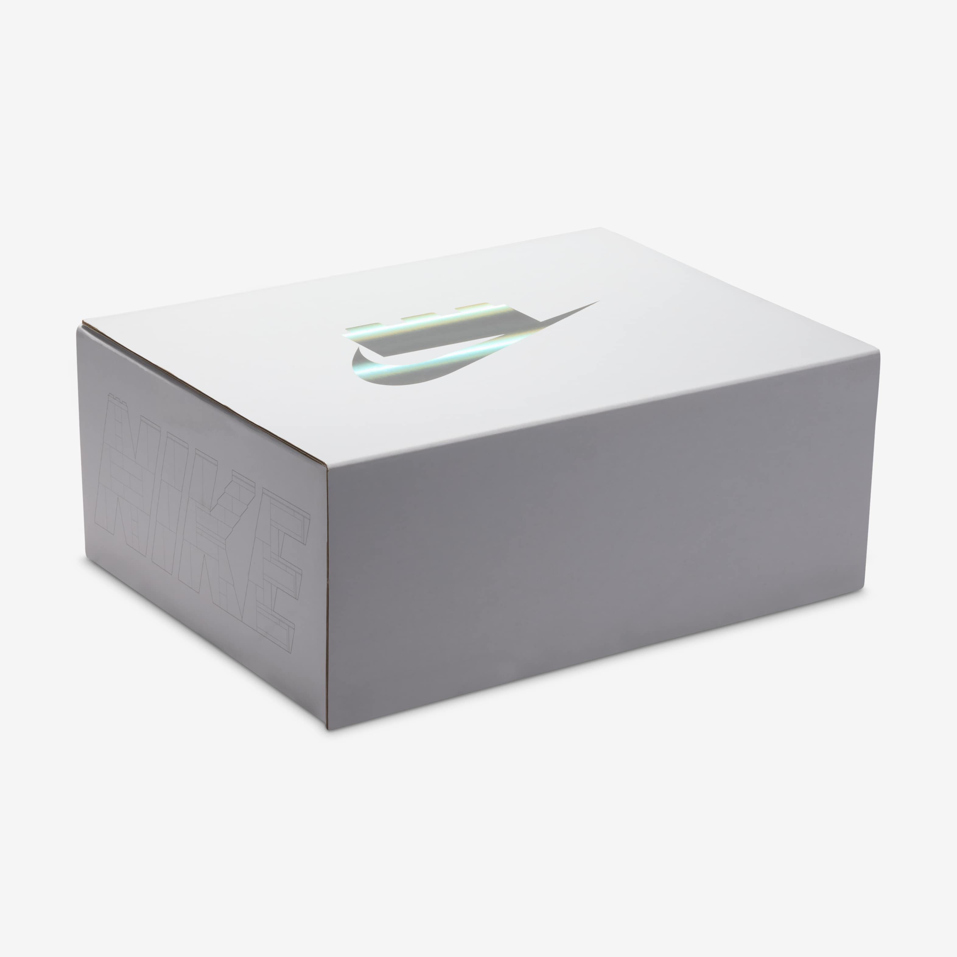 Nike Dunk Low x LEGO&reg; Collection image number 11