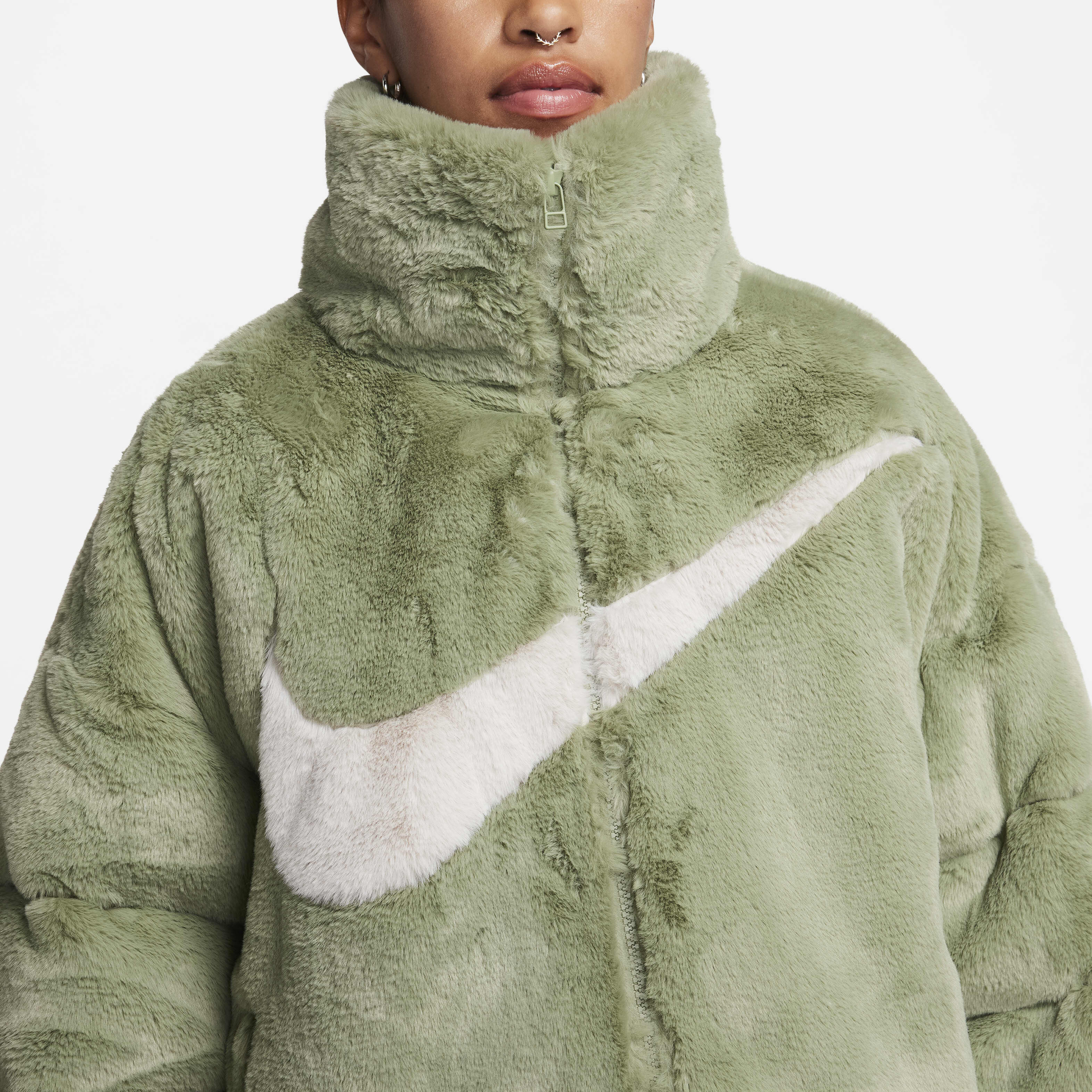 Nike Sportswear Essential image number 3