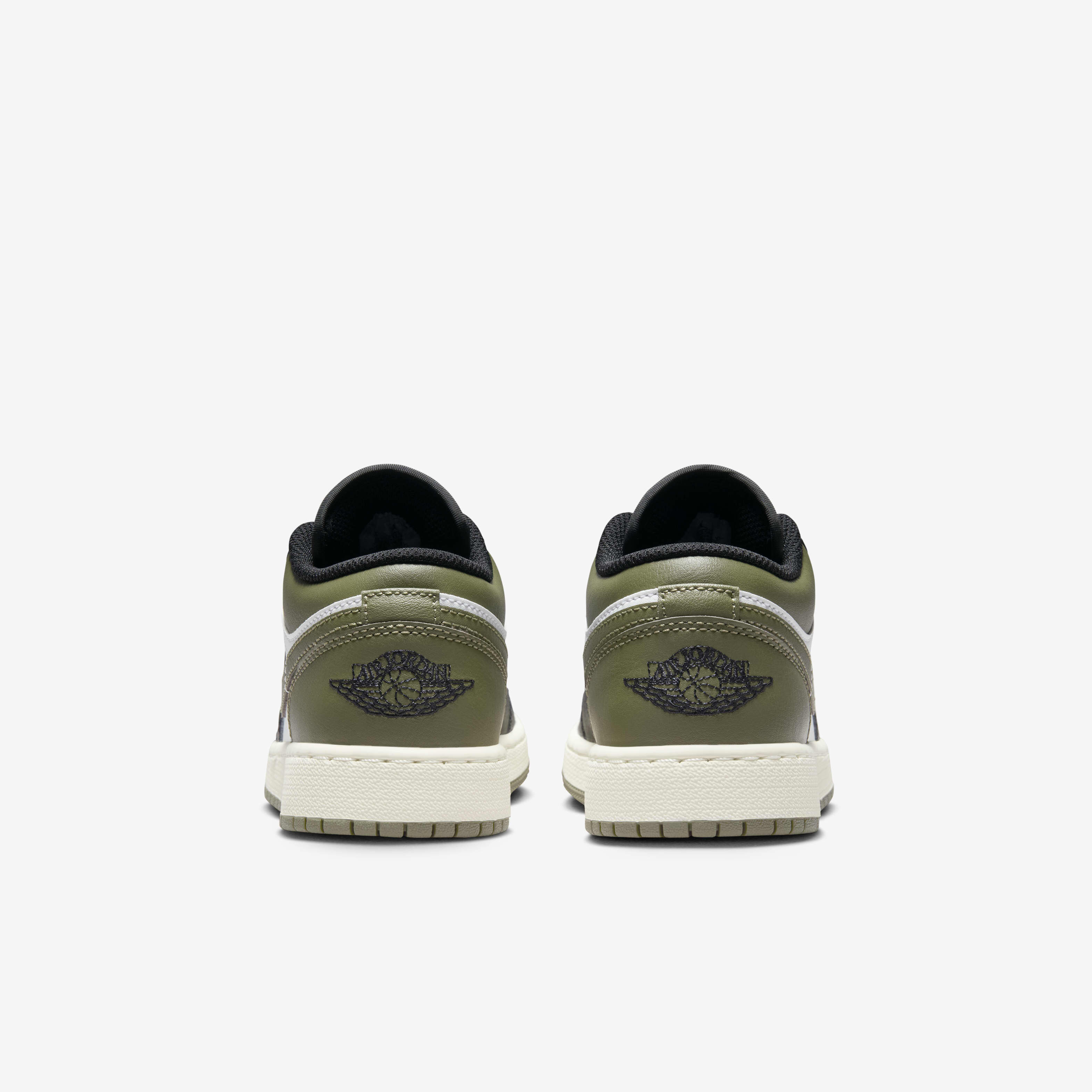 اير جوردن 1 لو image number 5