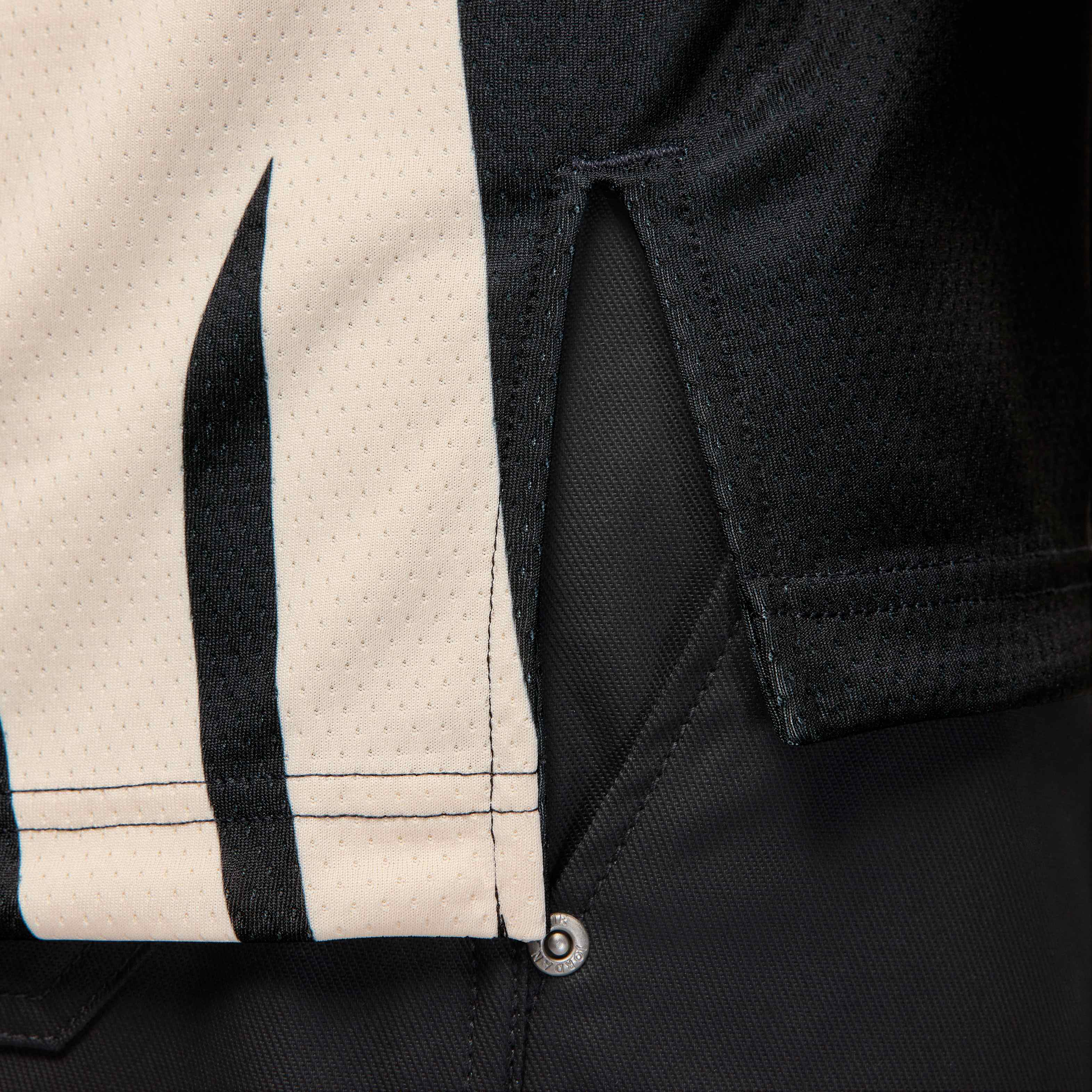 Milwaukee Bucks Statement Edition image number 7