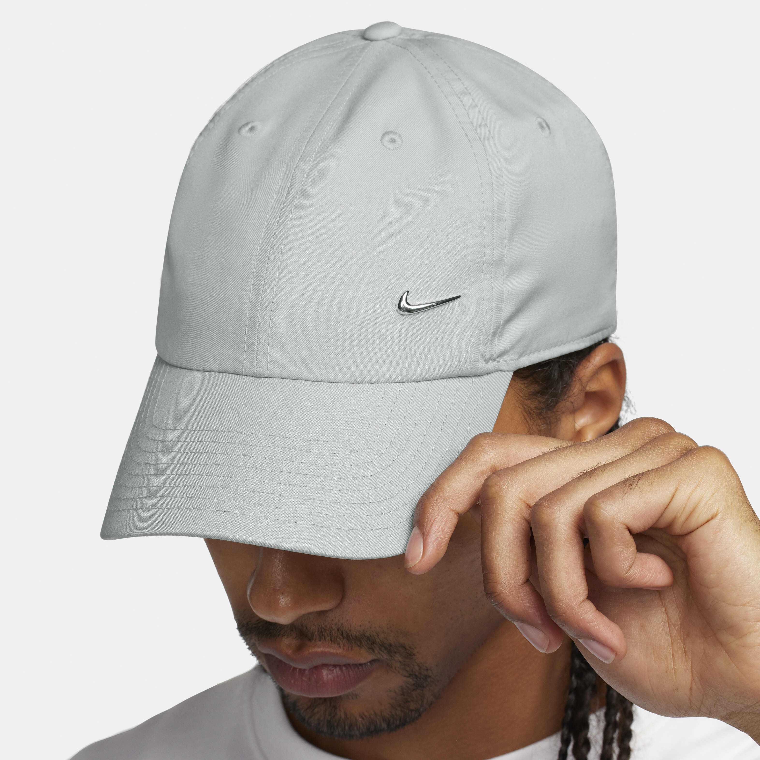 Nike cap silver logo shop