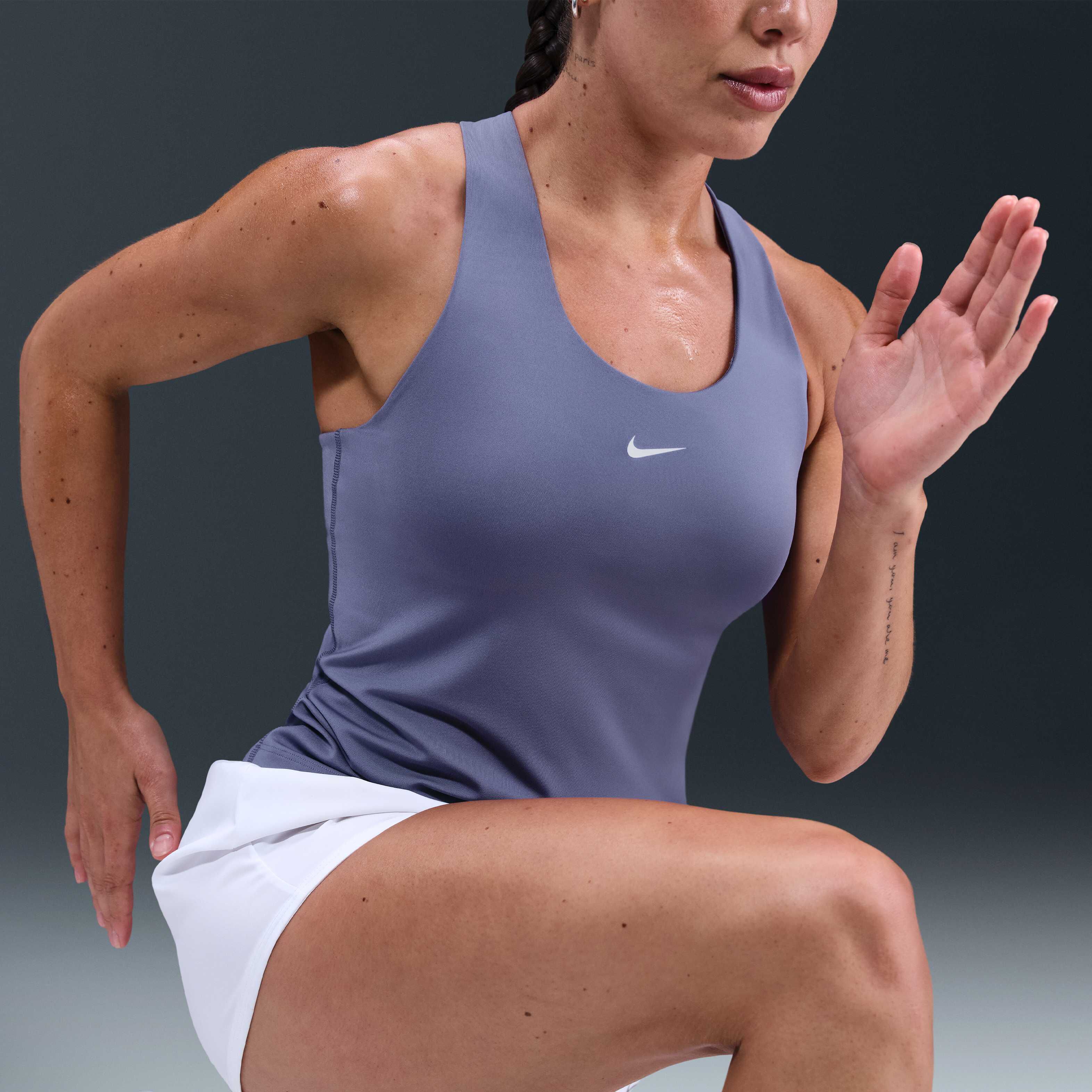 نايكي سووش image number 2