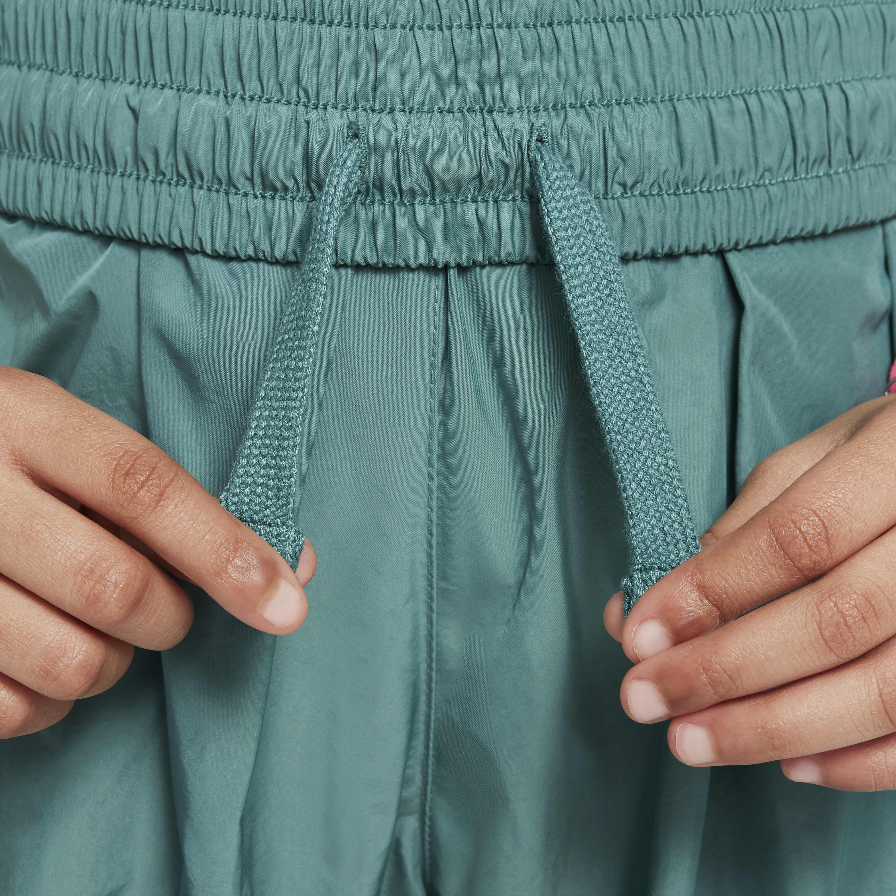 نايكي سبورتسوير image number 2