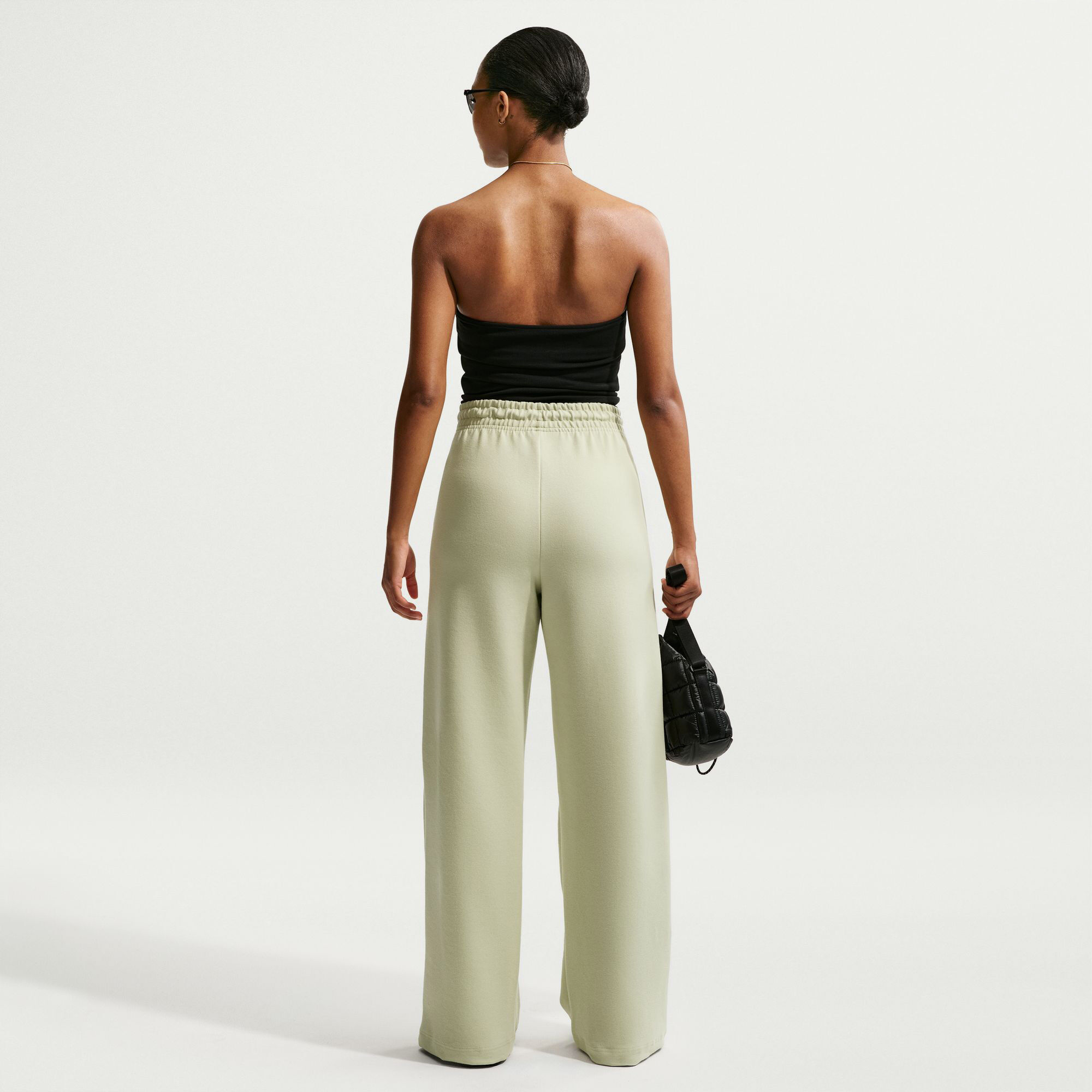 نايكي سبورتسوير فينيكس فليس image number 1