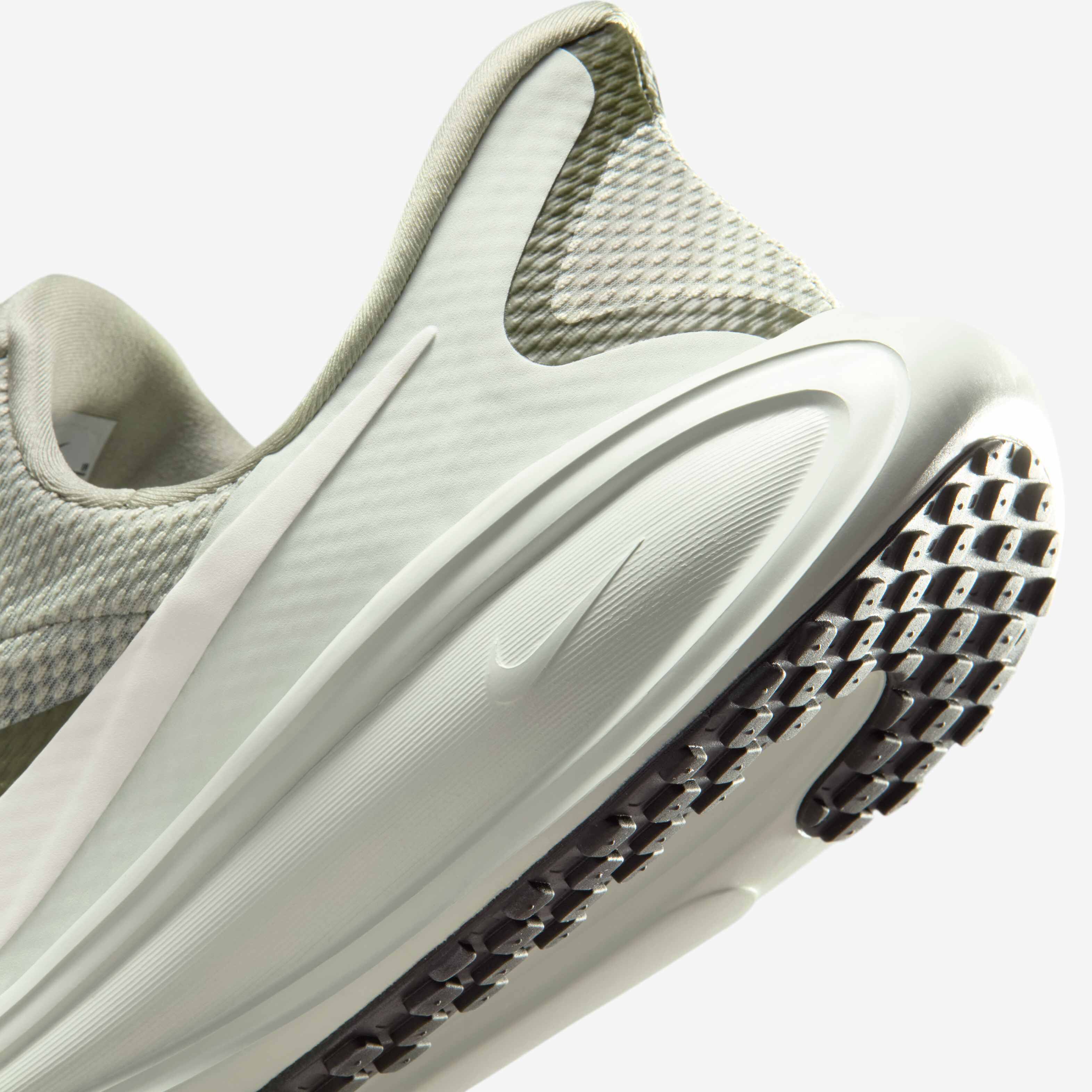 نايكي ريفلوشن 8 ايزي اون image number 7