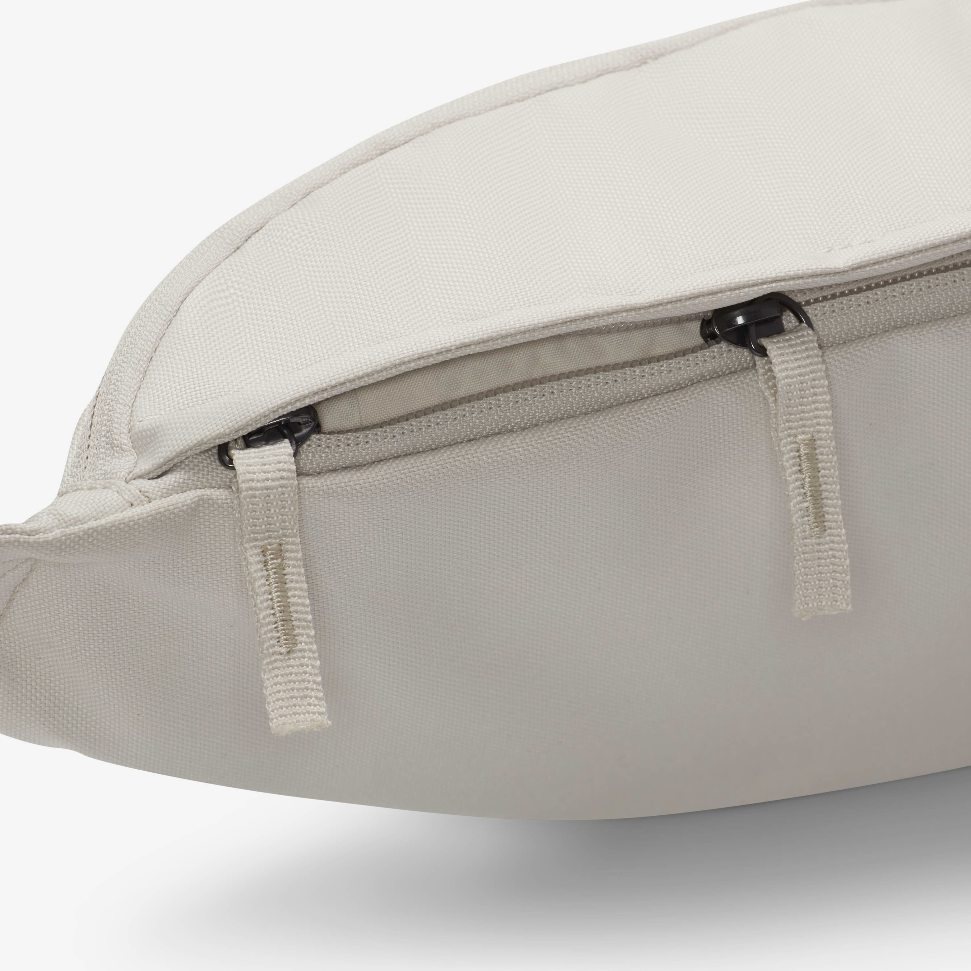 نايكي هيرتج image number 5