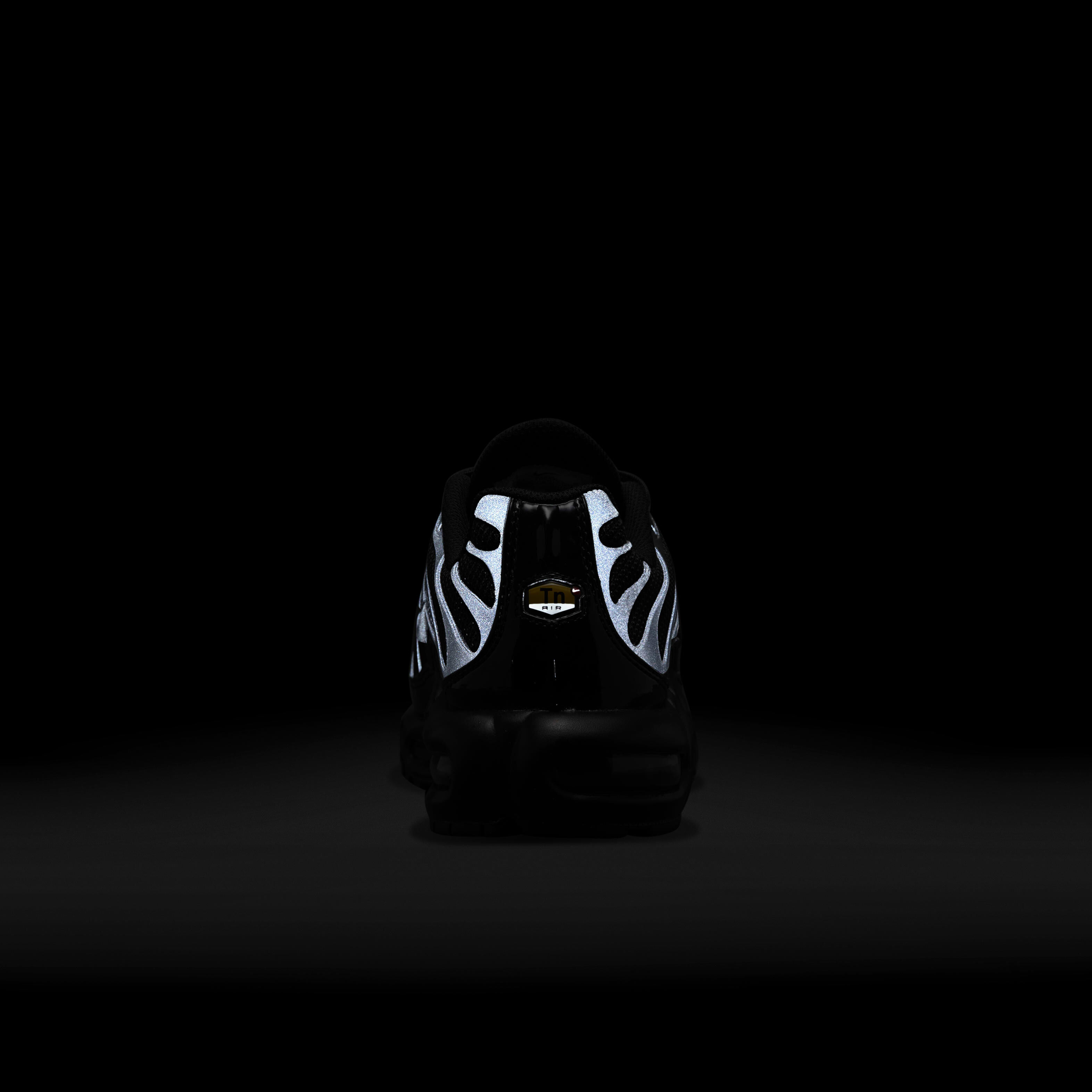 Nike Air Max Plus image number 9