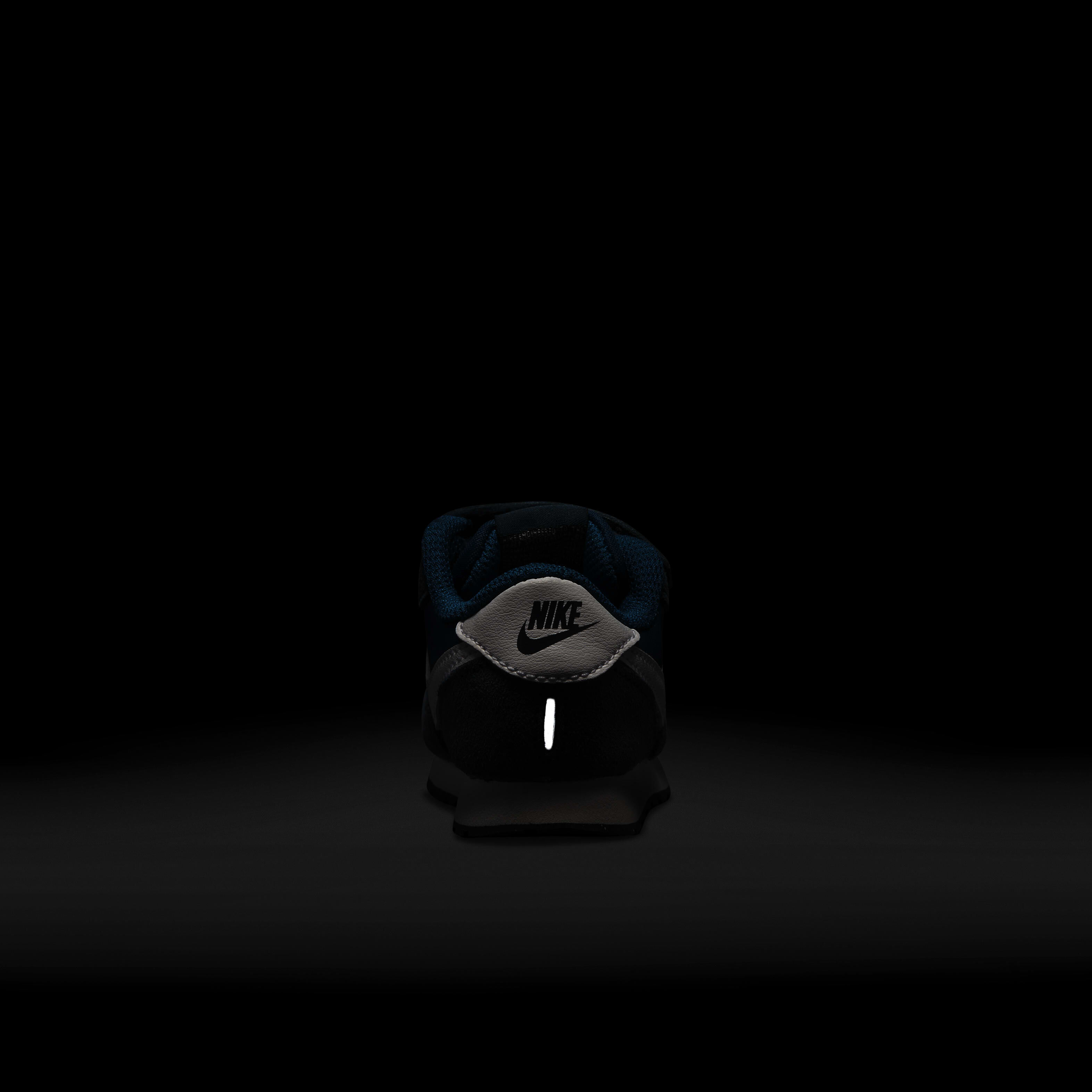 نايكي ام دي فاليانت image number 7